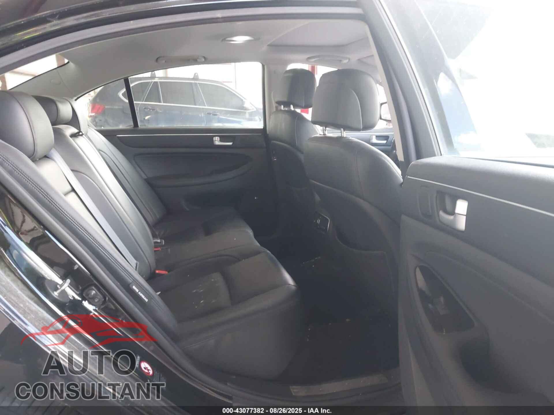 HYUNDAI GENESIS 2012 - KMHGC4DD2CU180424