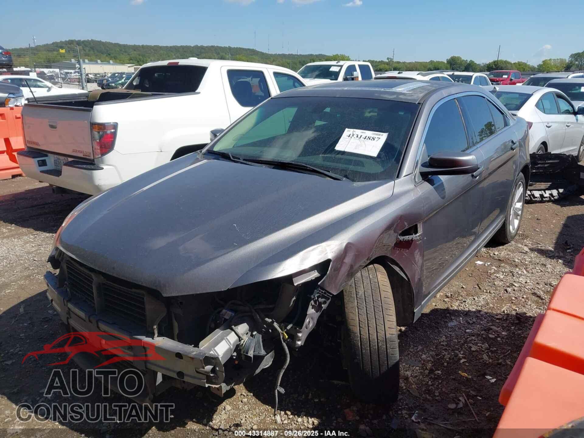 FORD TAURUS 2014 - 1FAHP2E86EG119037