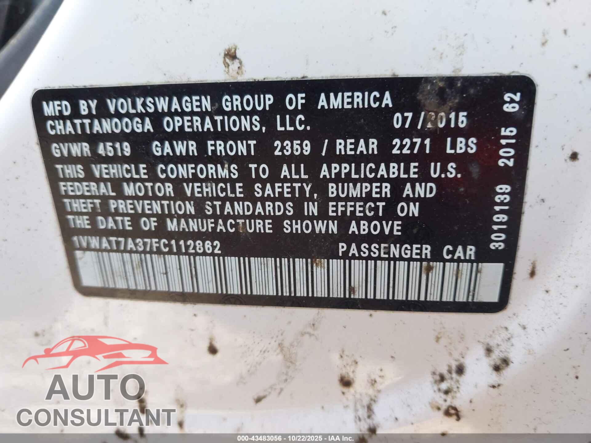 VOLKSWAGEN PASSAT 2015 - 1VWAT7A37FC112862