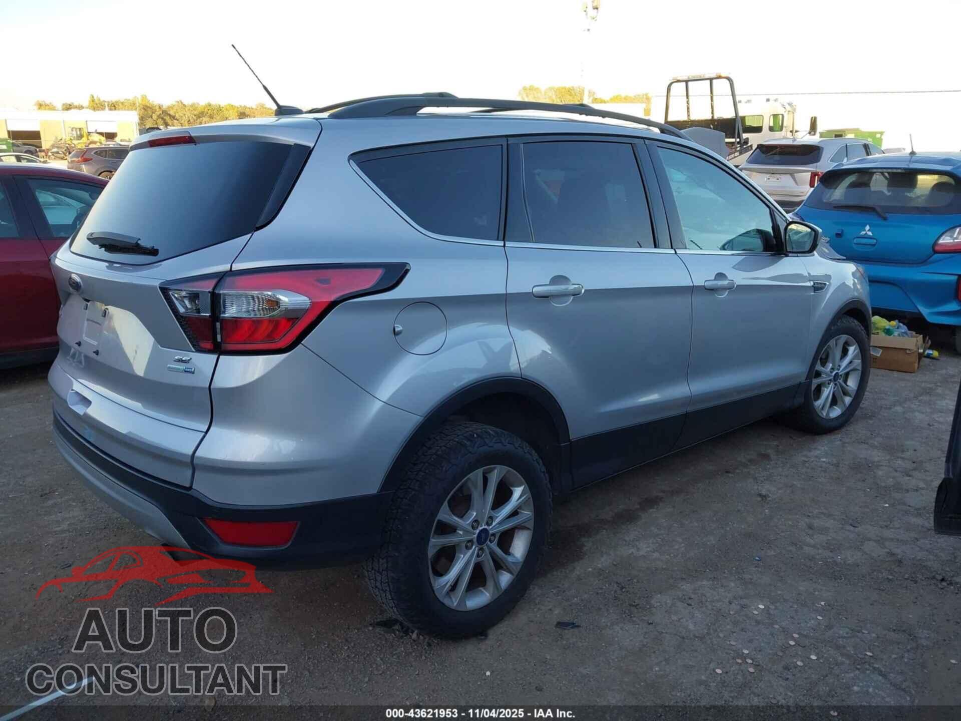 FORD ESCAPE 2017 - 1FMCU9GD1HUB94858
