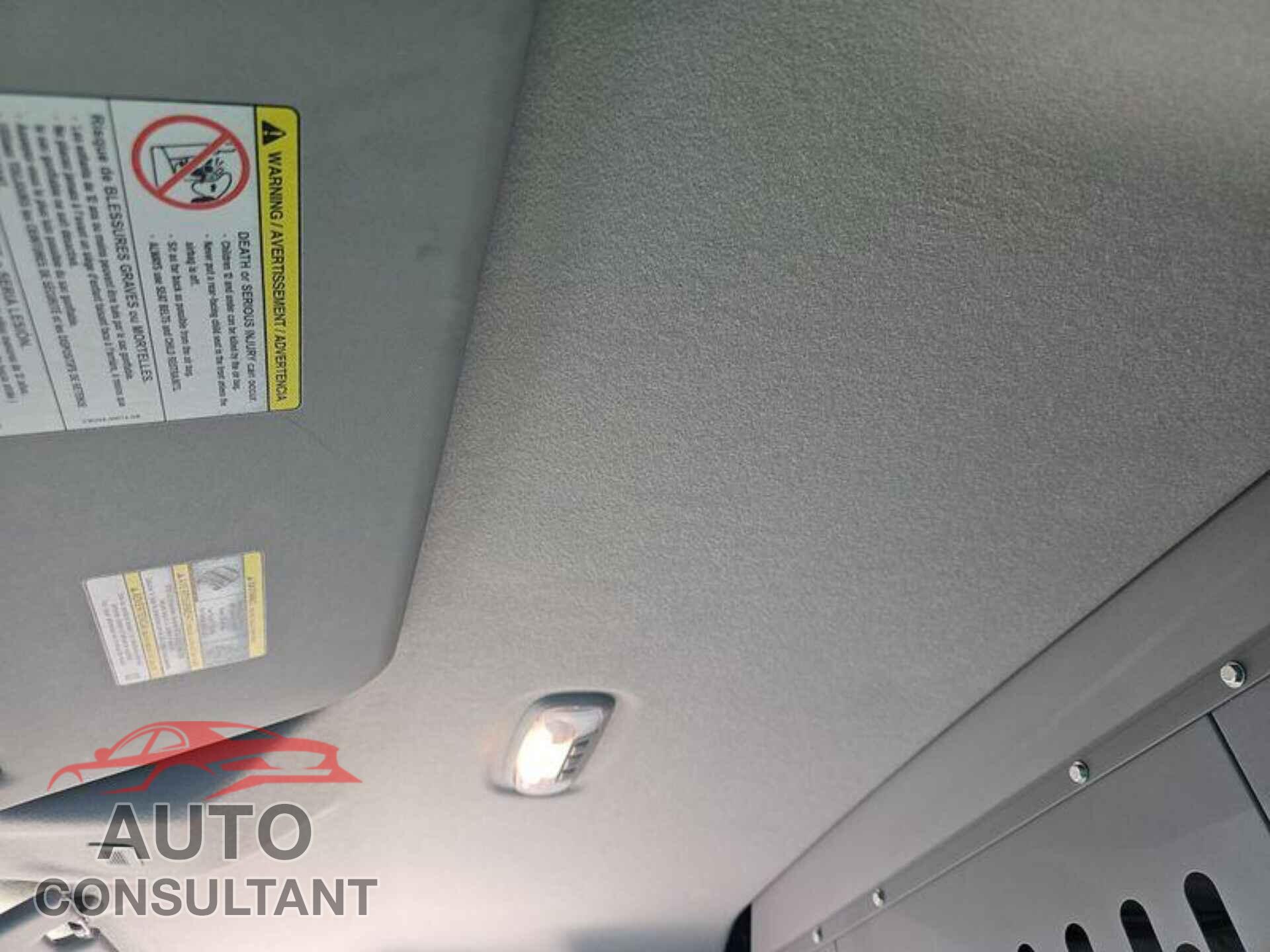 FORD TRANSIT-150 2019 - 1FTYE1YM1KKB78136