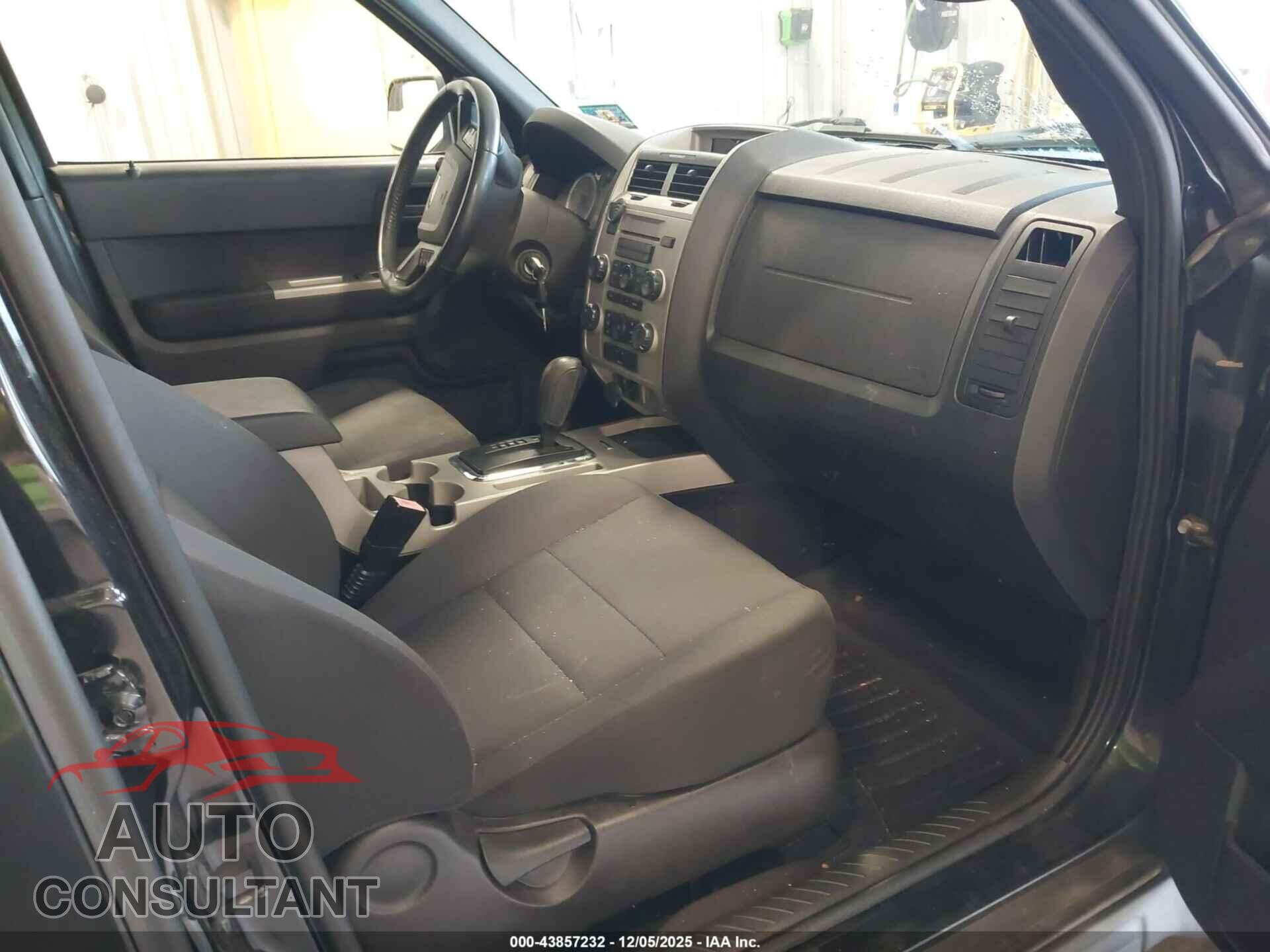 FORD ESCAPE 2011 - 1FMCU9D73BKA65845