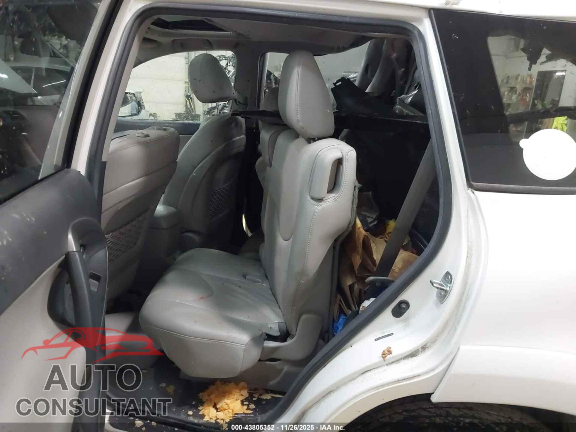 TOYOTA RAV4 2011 - 2T3DF4DV4BW155162