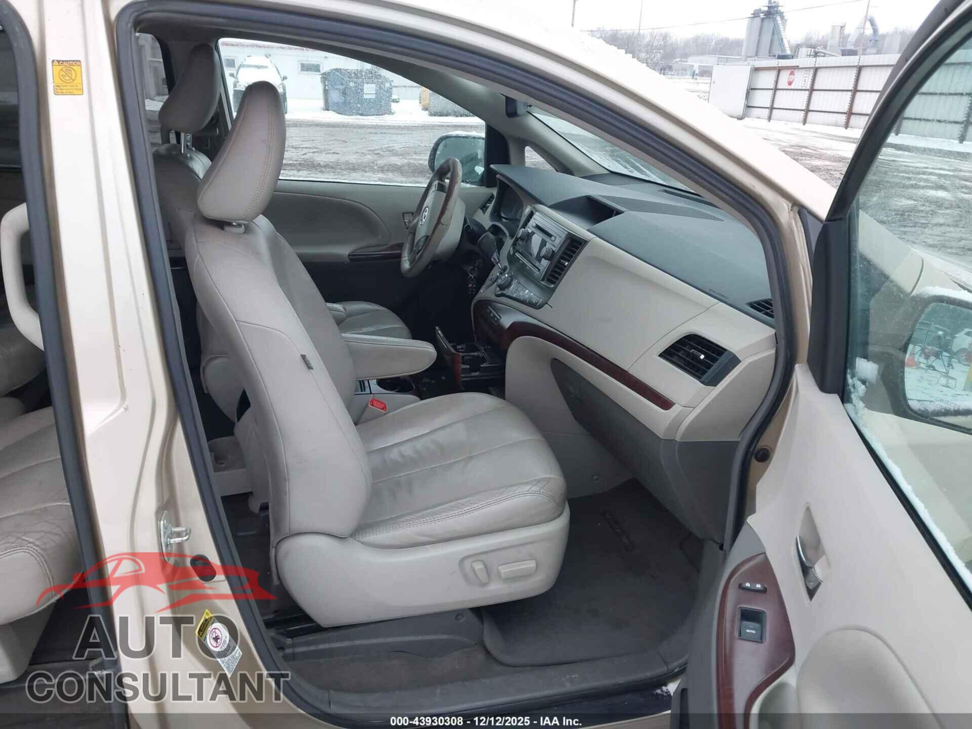 TOYOTA SIENNA 2012 - 5TDYK3DC6CS210610