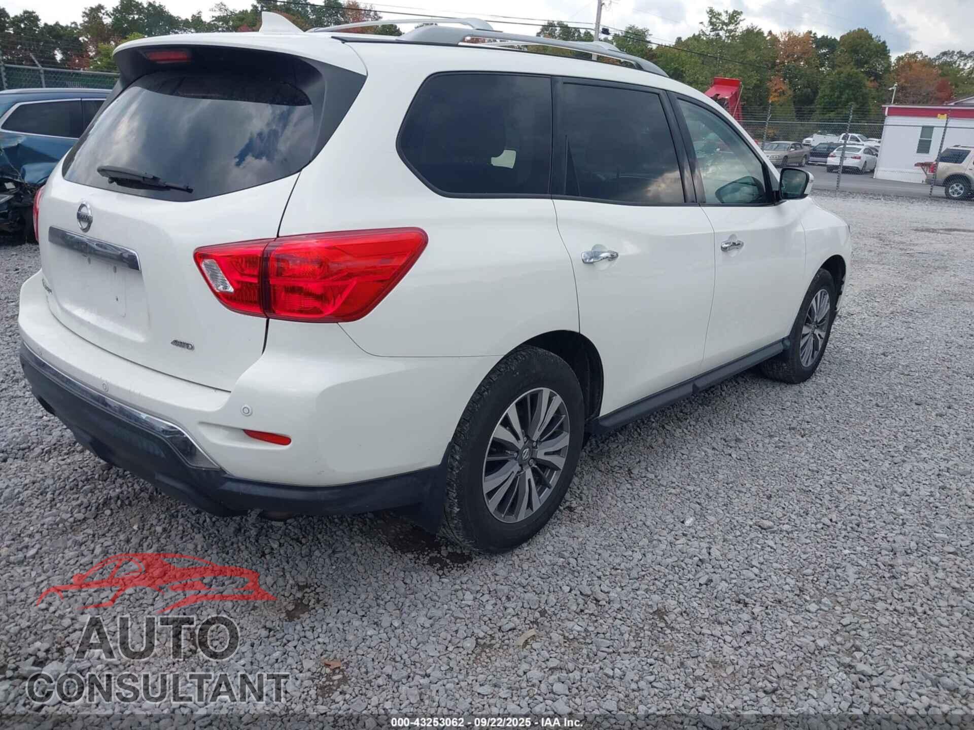 NISSAN PATHFINDER 2019 - 5N1DR2MM4KC652519