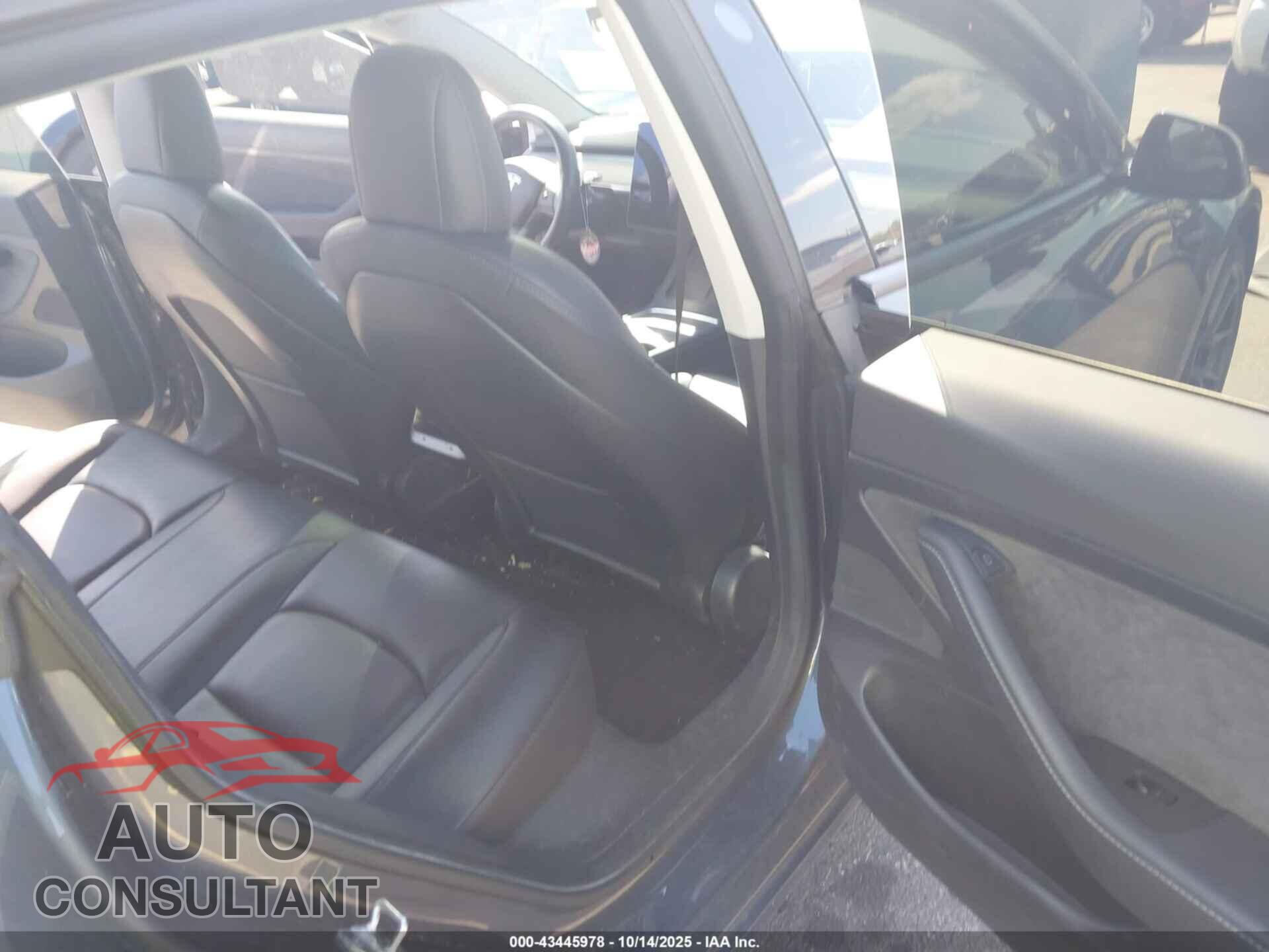 TESLA MODEL 3 2021 - 5YJ3E1EA1MF911452