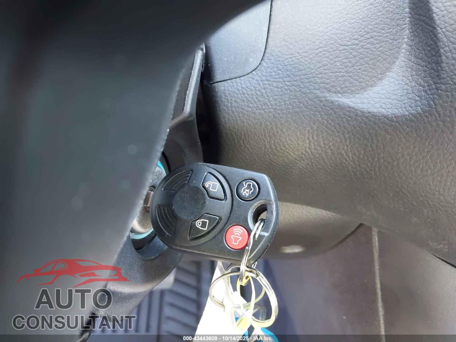 FORD FOCUS 2016 - 1FADP3F2XGL305558
