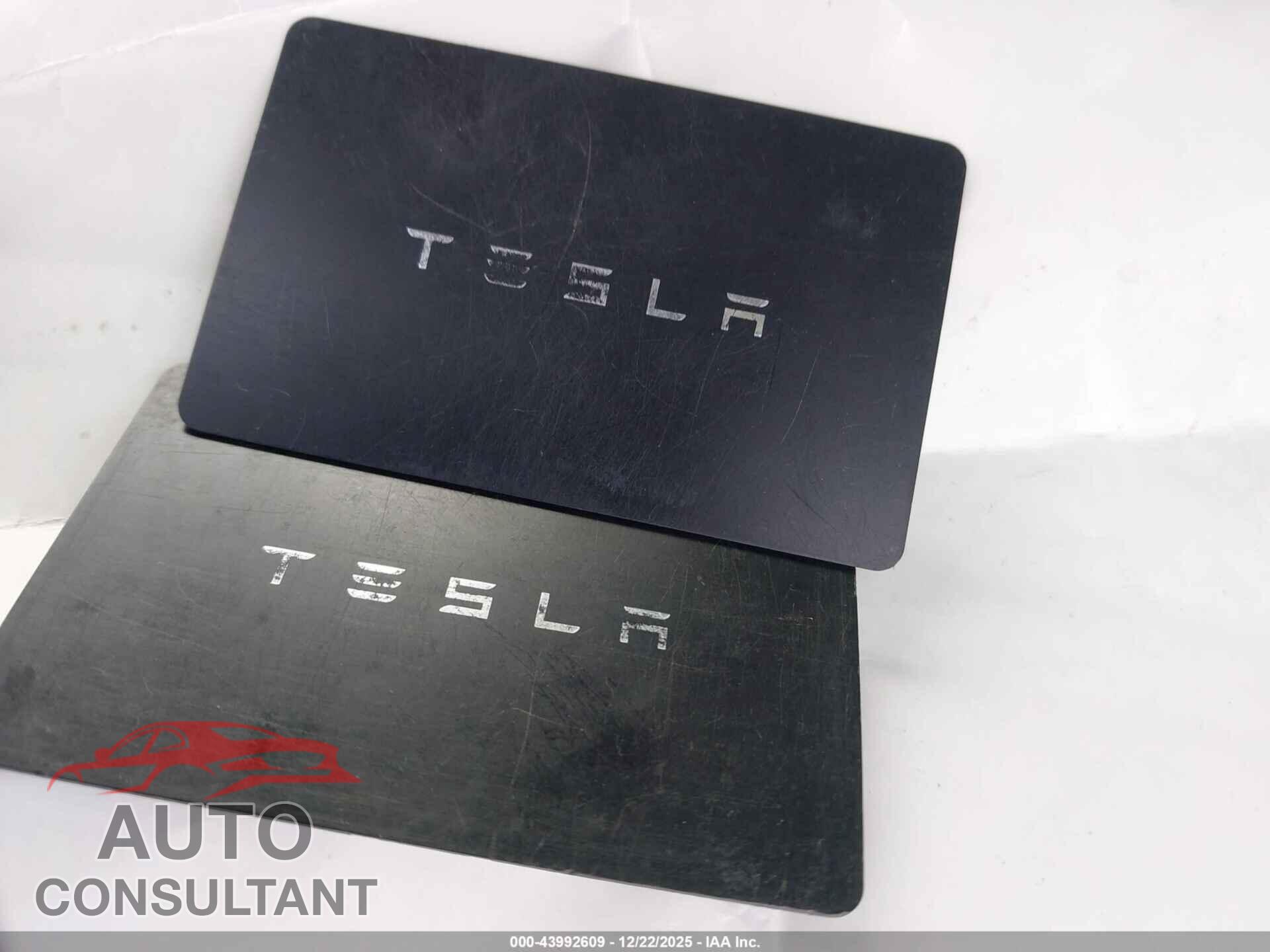 TESLA MODEL 3 2018 - 5YJ3E1EA4JF030711