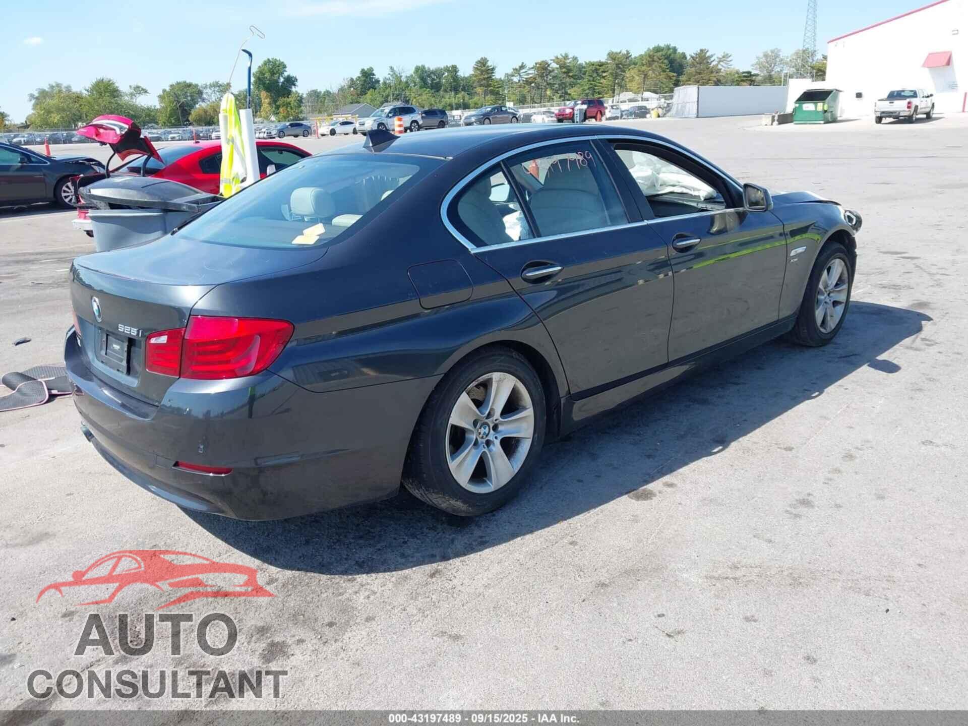 BMW 528I 2012 - WBAXH5C59CDW04782