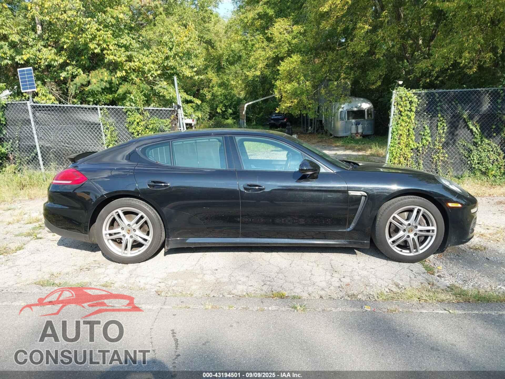 PORSCHE PANAMERA 2015 - WP0AA2A76FL001184