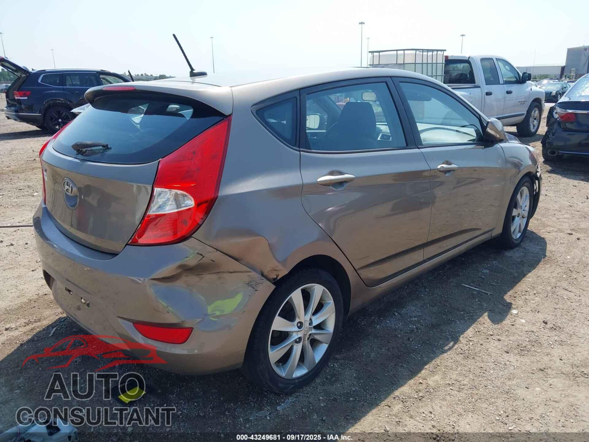 HYUNDAI ACCENT 2014 - KMHCU5AE3EU161592