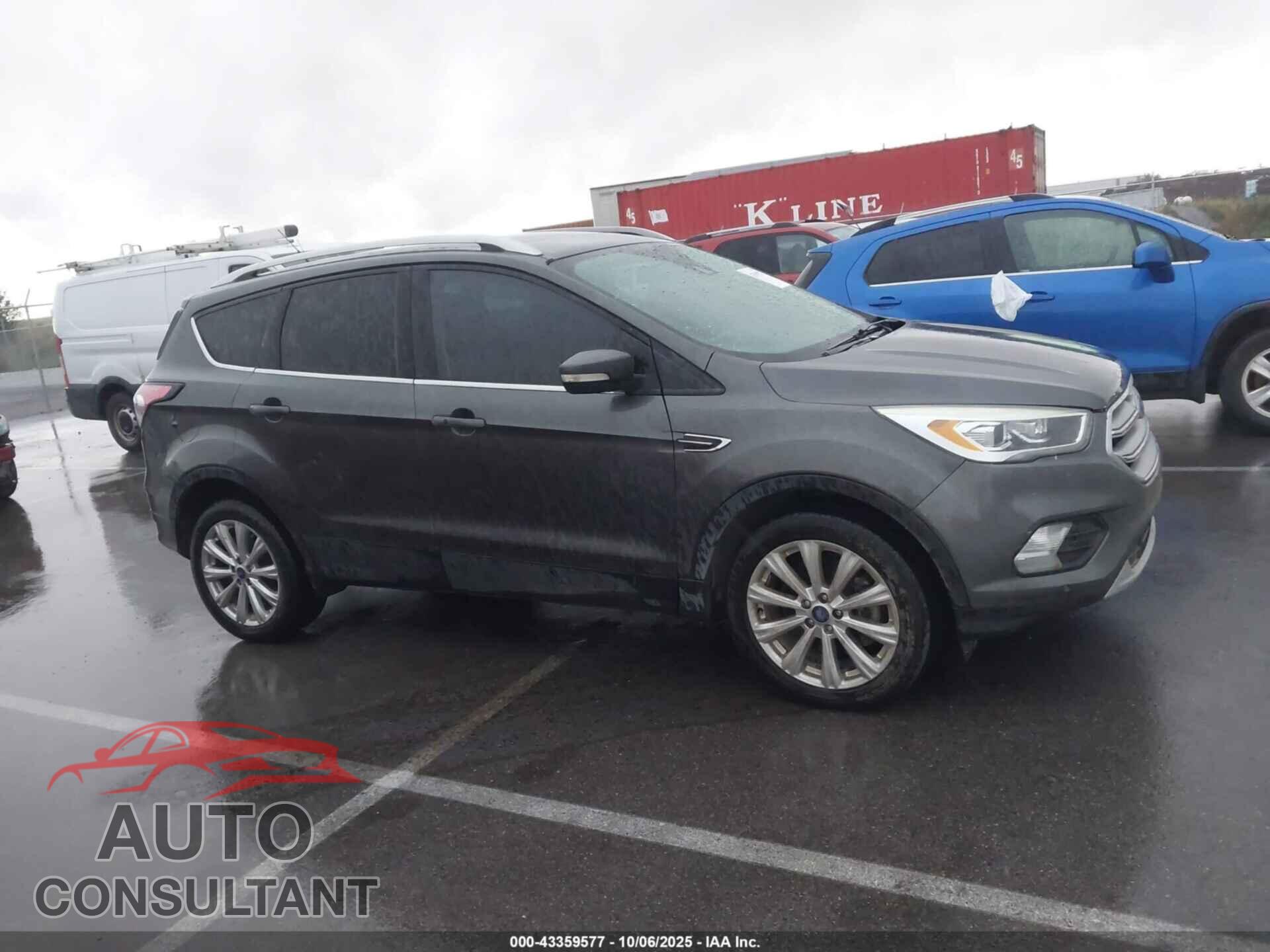 FORD ESCAPE 2017 - 1FMCU9JD5HUC55301