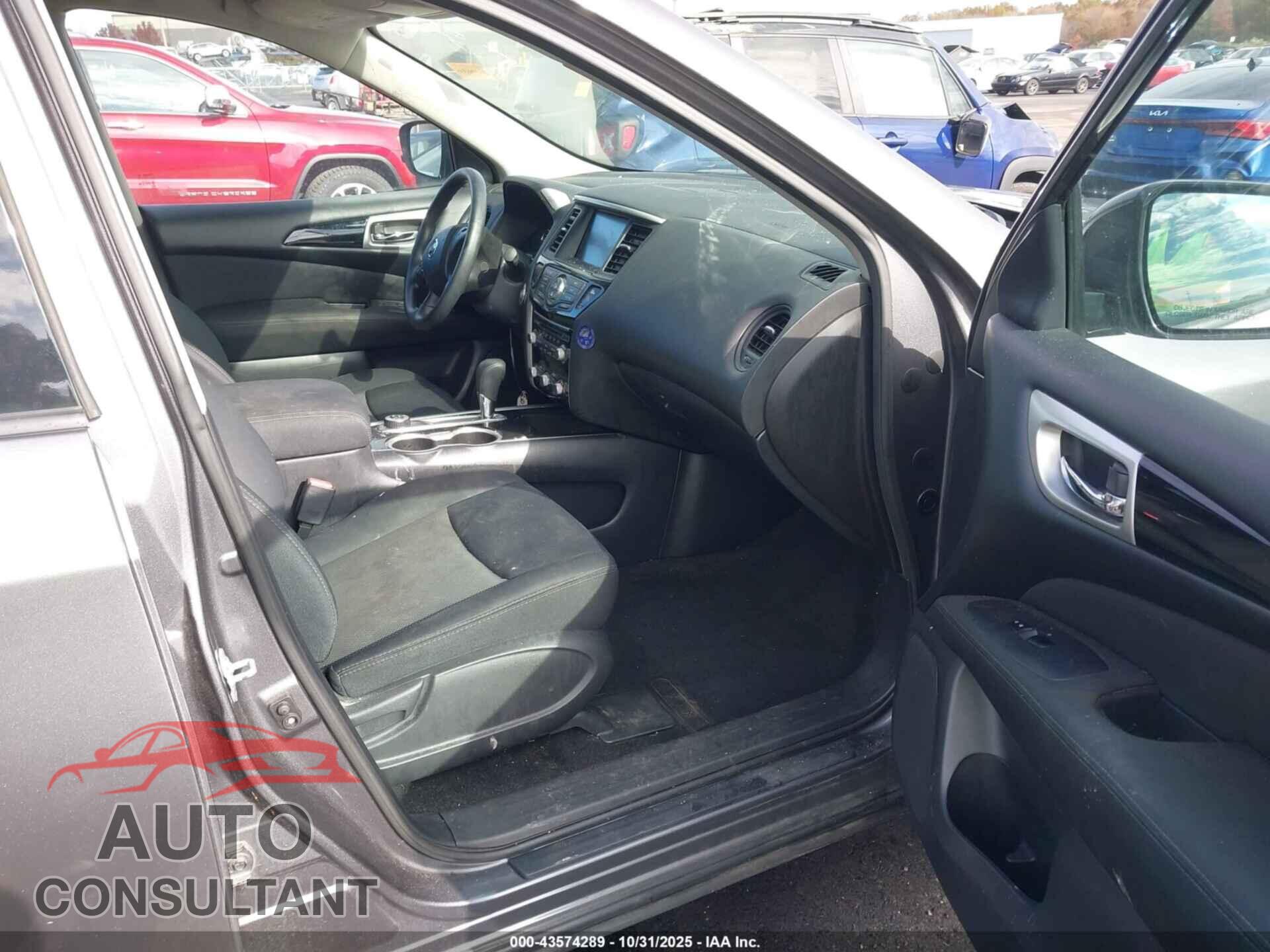 NISSAN PATHFINDER 2017 - 5N1DR2MM8HC641063
