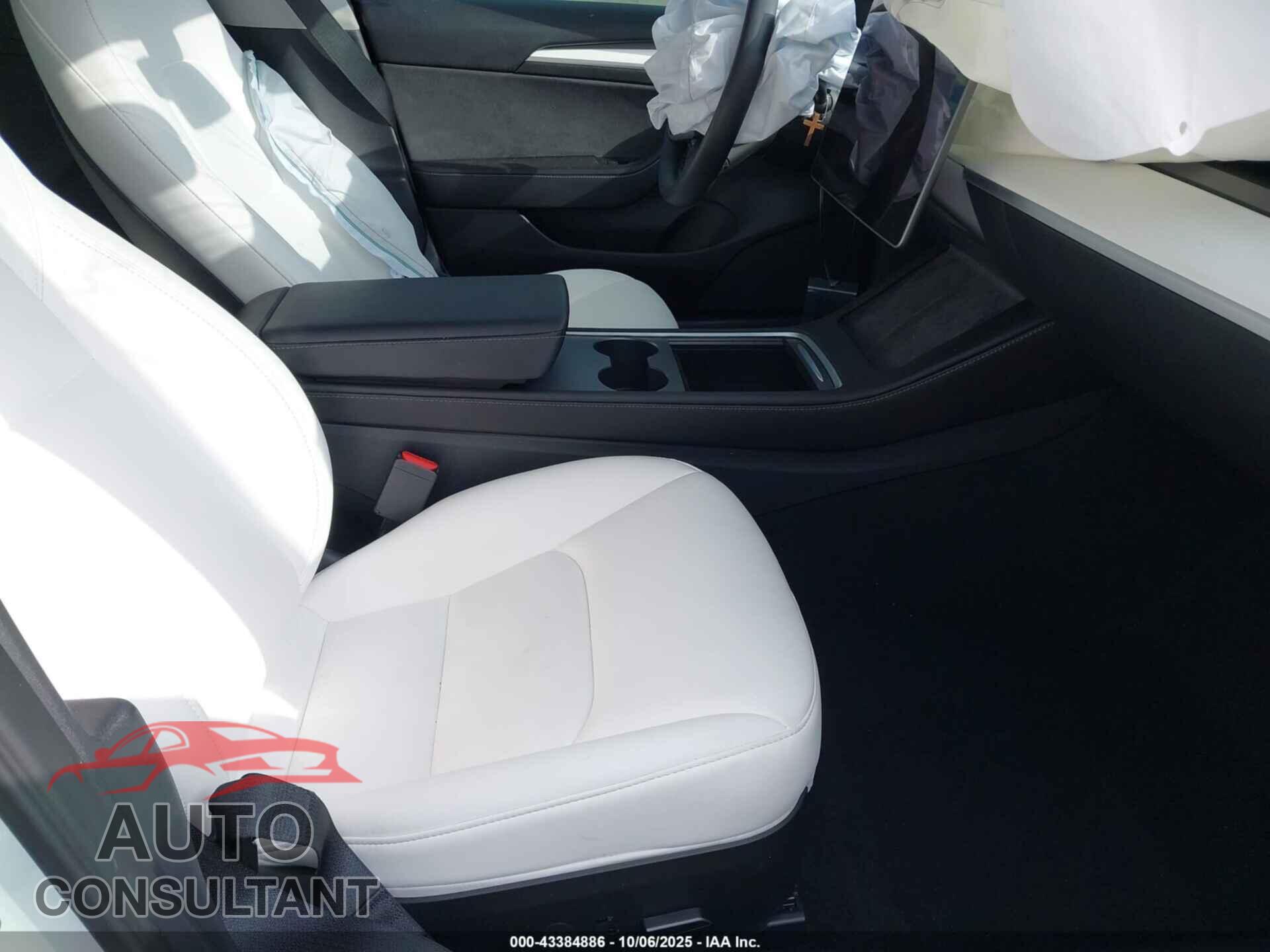 TESLA MODEL 3 2023 - 5YJ3E1ECXPF627694