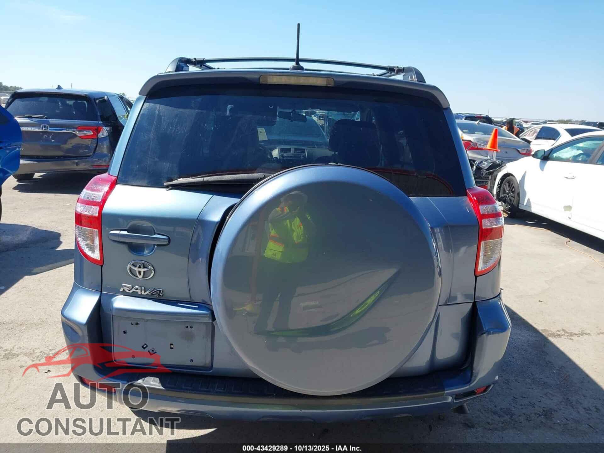 TOYOTA RAV4 2011 - 2T3ZF4DV2BW093055