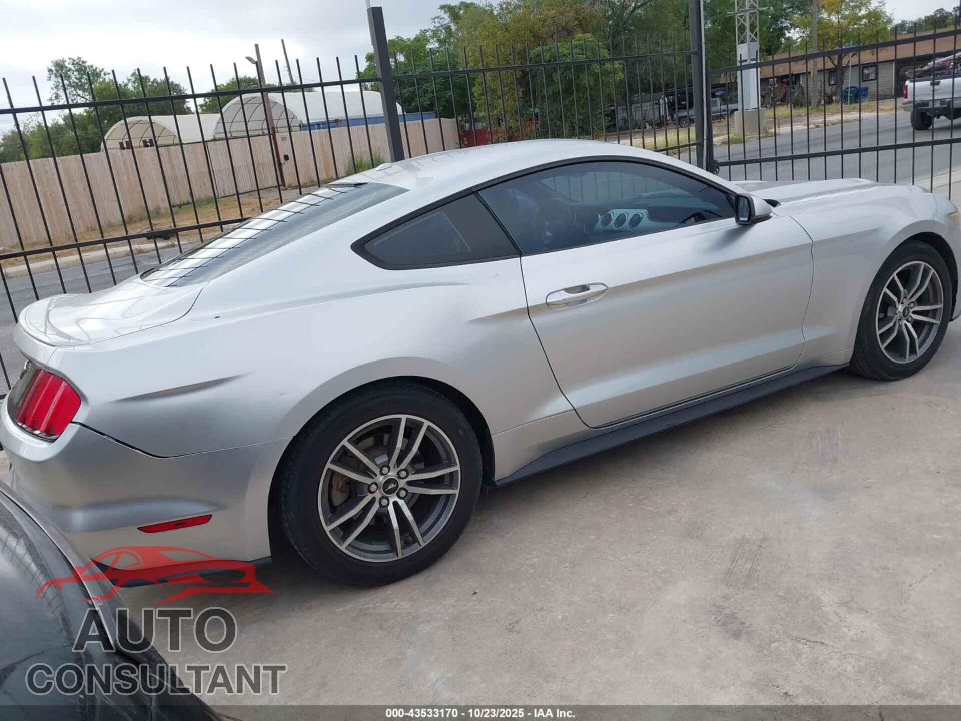 FORD MUSTANG 2015 - 1FA6P8TH5F5397180