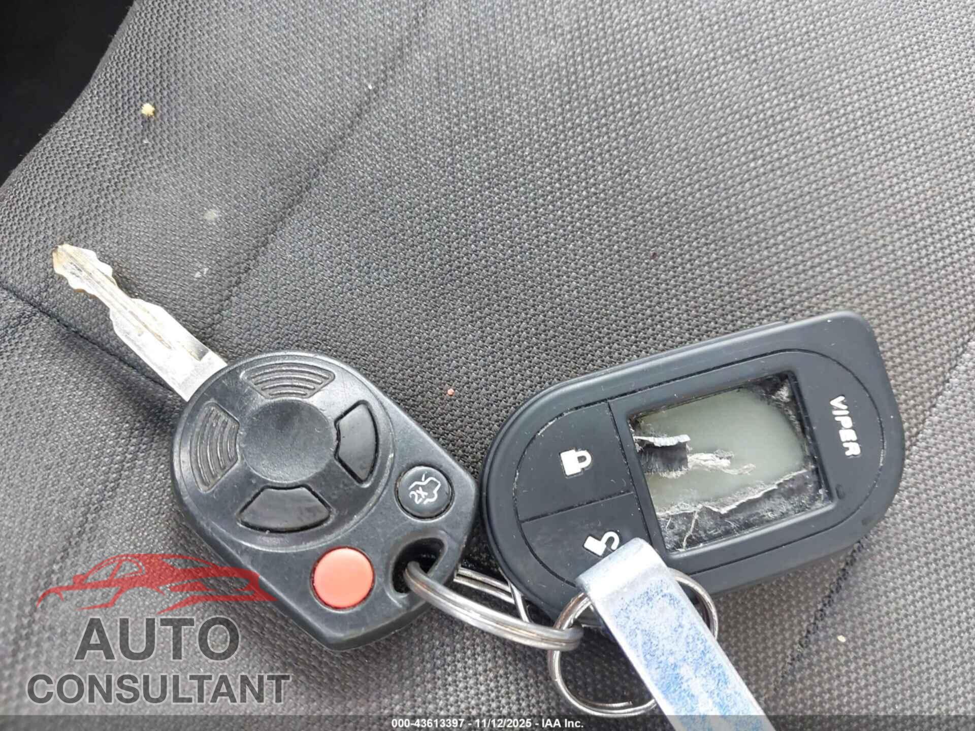 FORD ESCAPE 2010 - 1FMCU9D70AKD15802