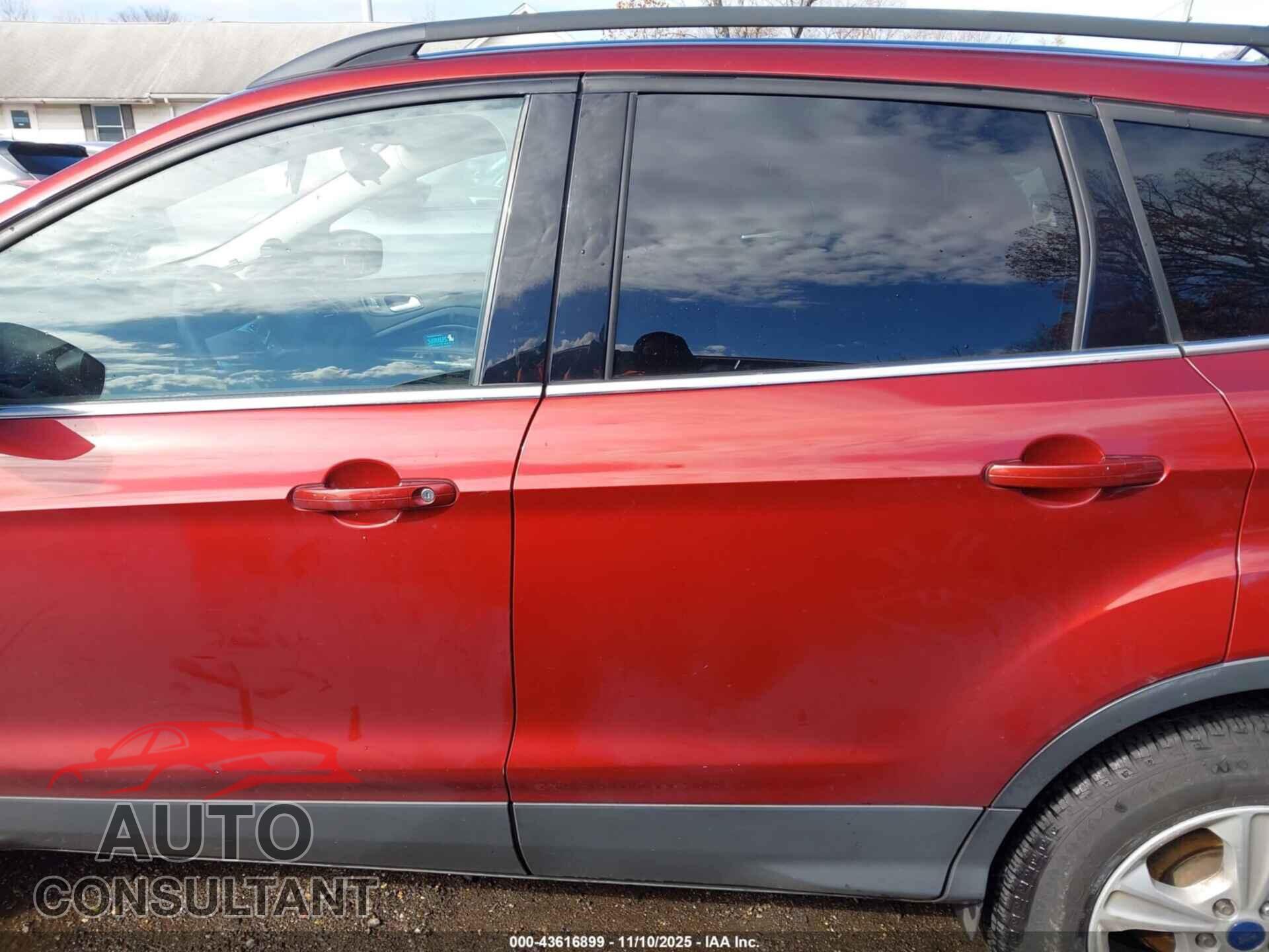 FORD ESCAPE 2016 - 1FMCU9G91GUB53429
