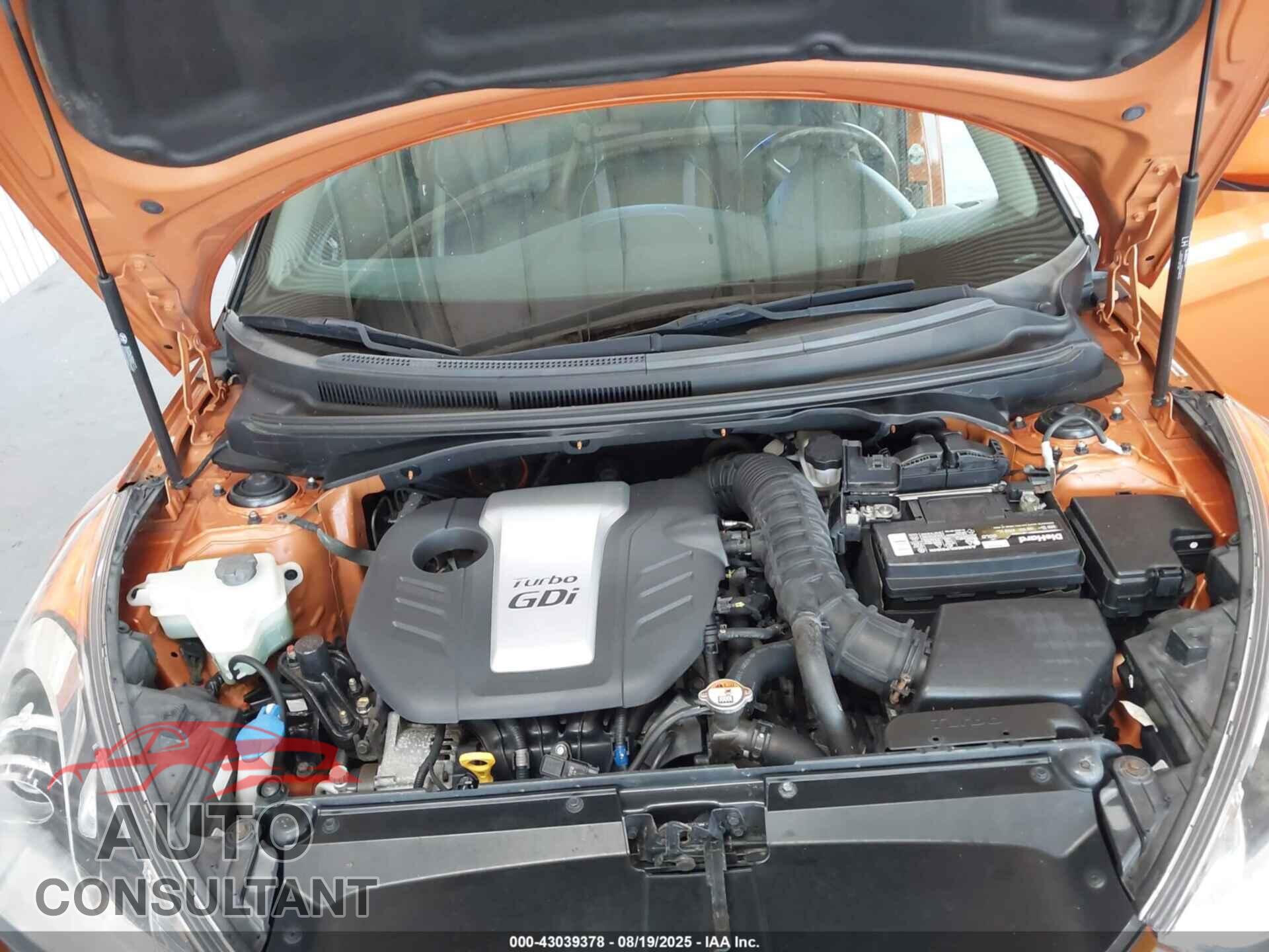 HYUNDAI VELOSTER 2013 - KMHTC6AE2DU178083