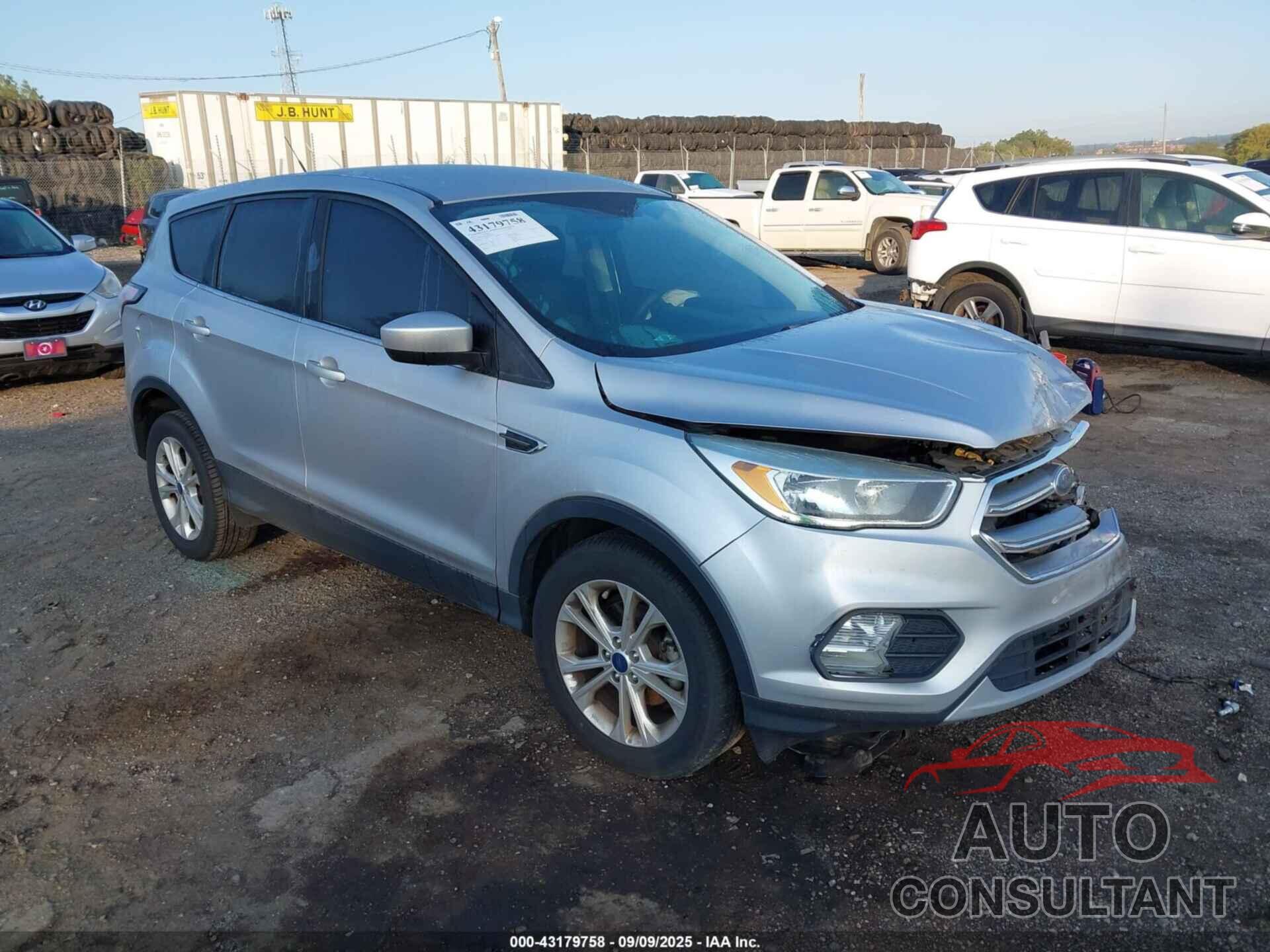 FORD ESCAPE 2017 - 1FMCU0GD4HUD03292