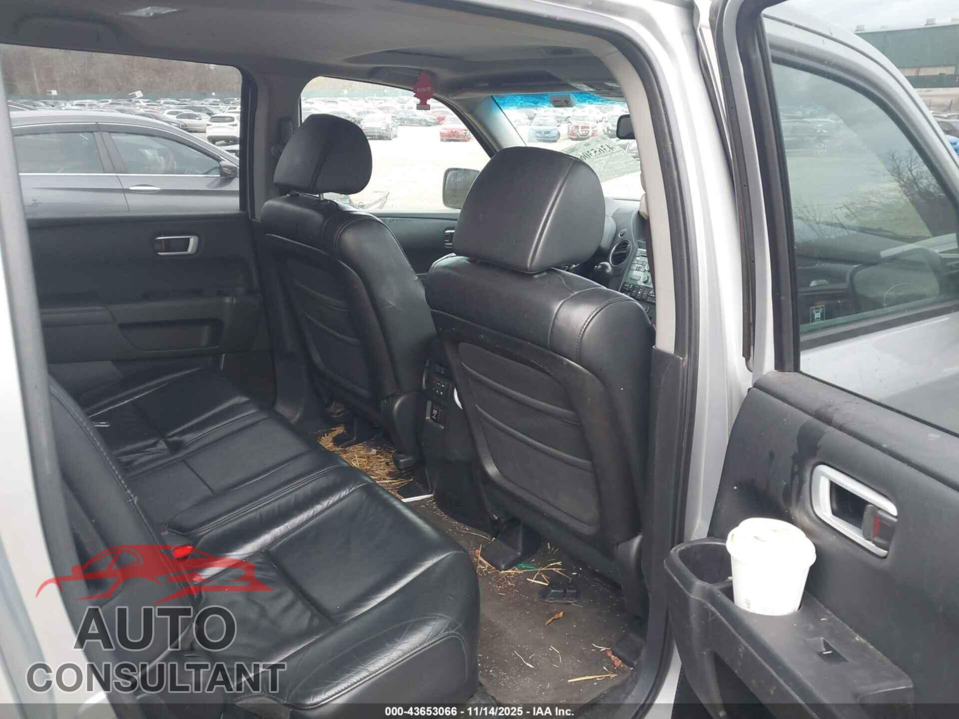 HONDA PILOT 2011 - 5FNYF4H53BB038867