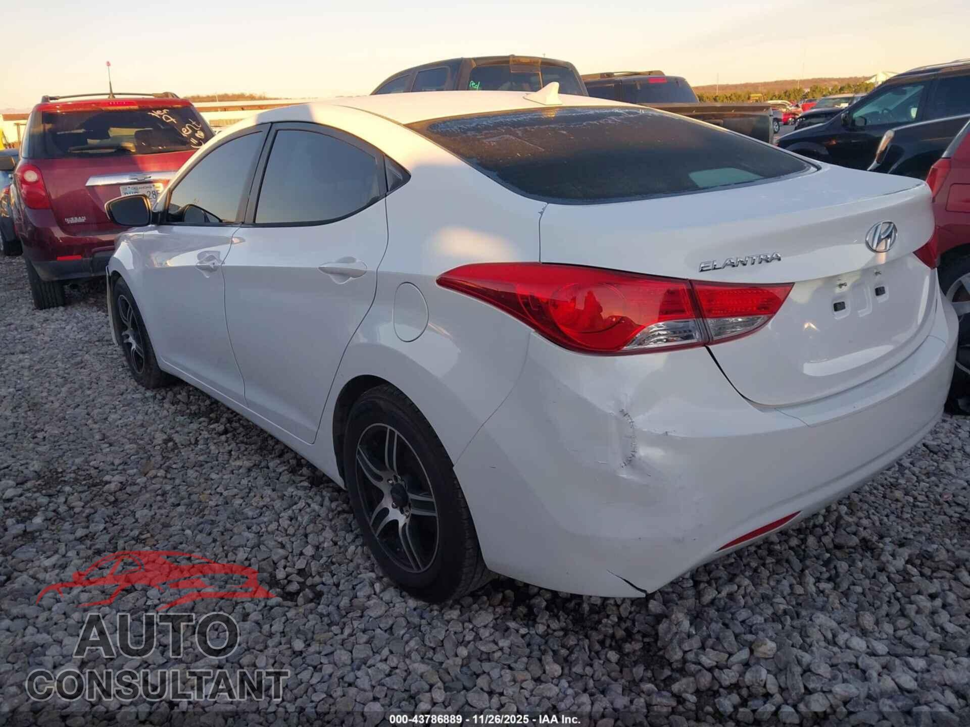HYUNDAI ELANTRA 2013 - 5NPDH4AE5DH179897
