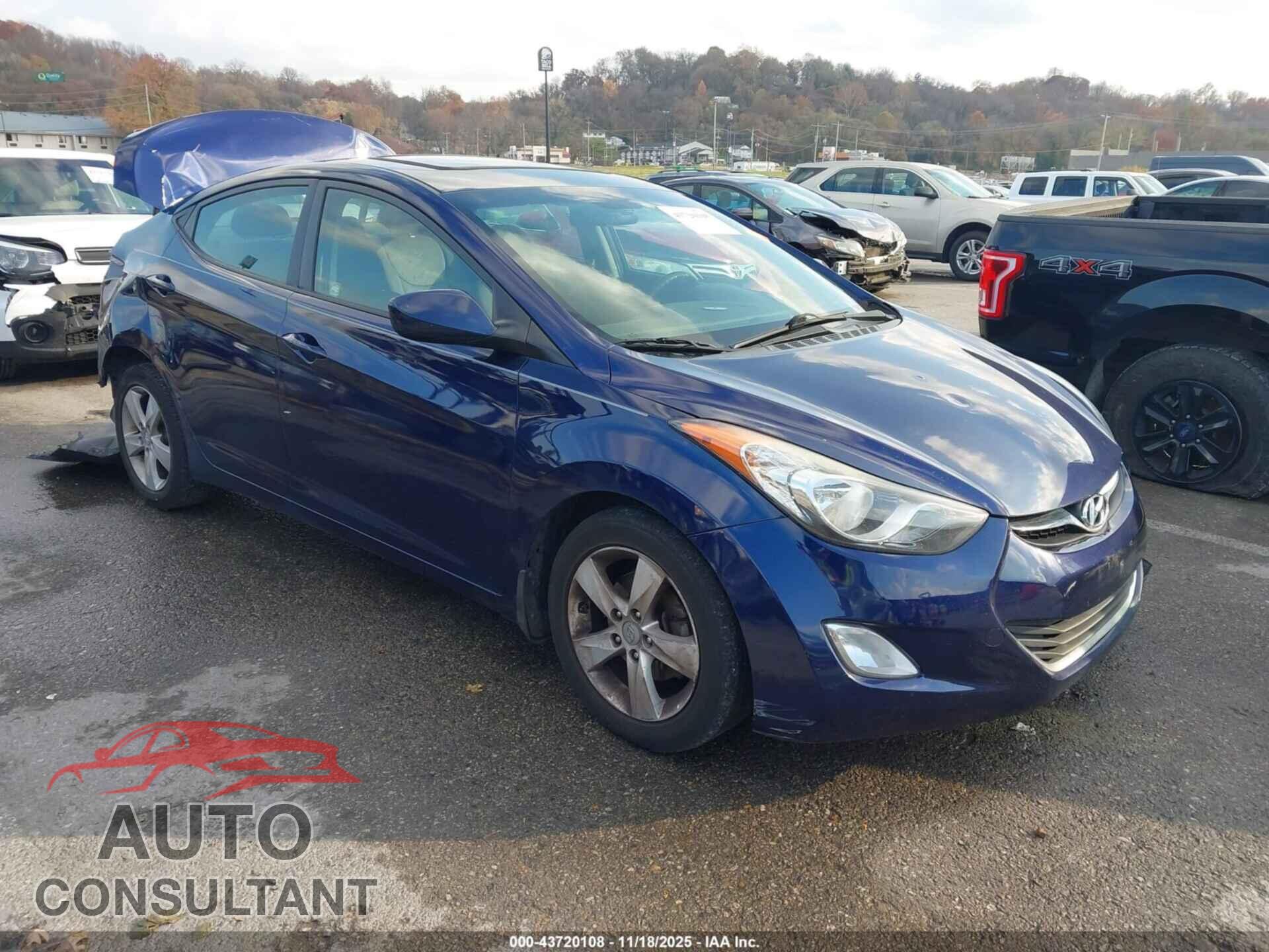 HYUNDAI ELANTRA 2013 - 5NPDH4AE4DH308731