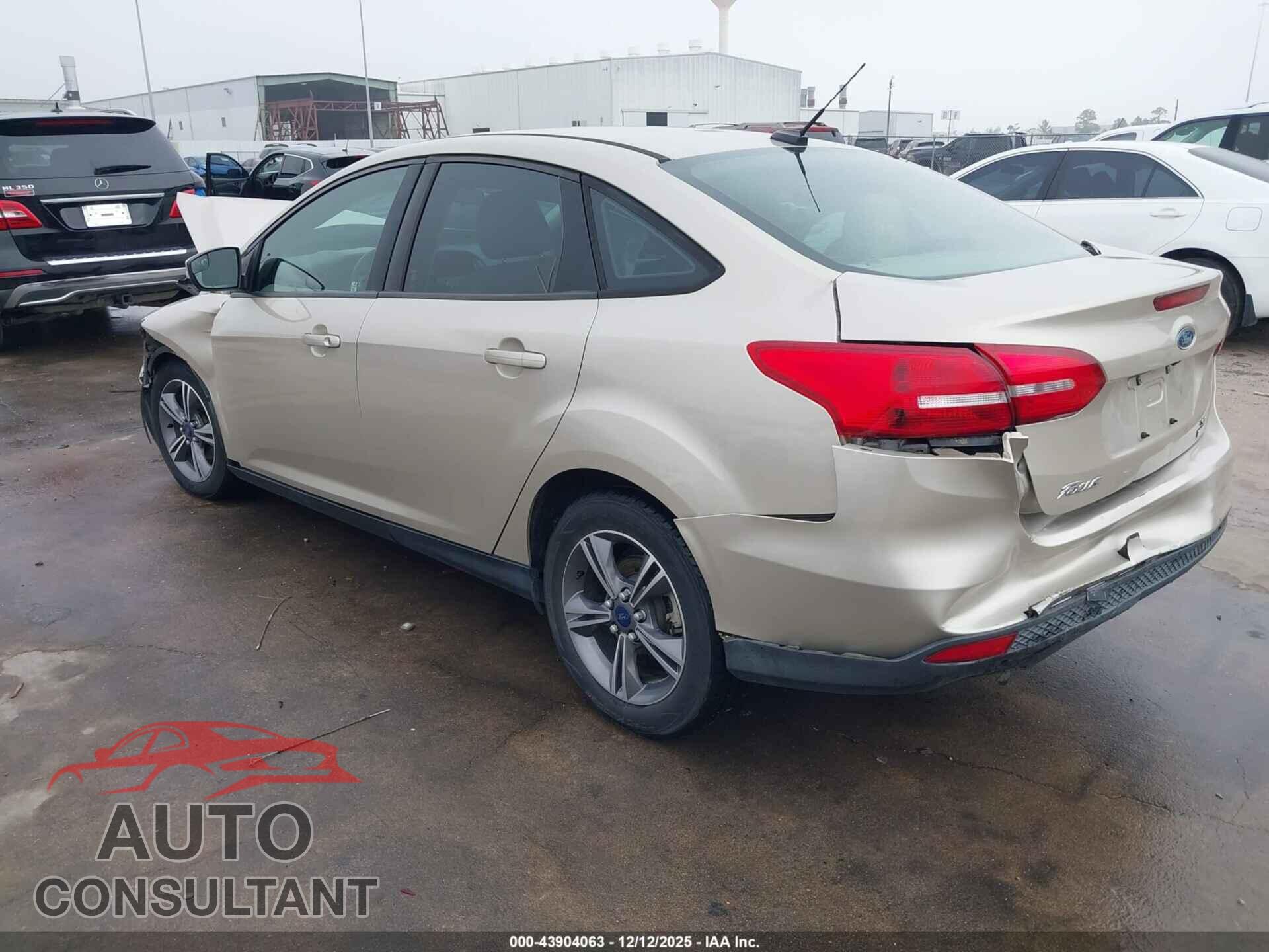 FORD FOCUS 2017 - 1FADP3FE8HL290456