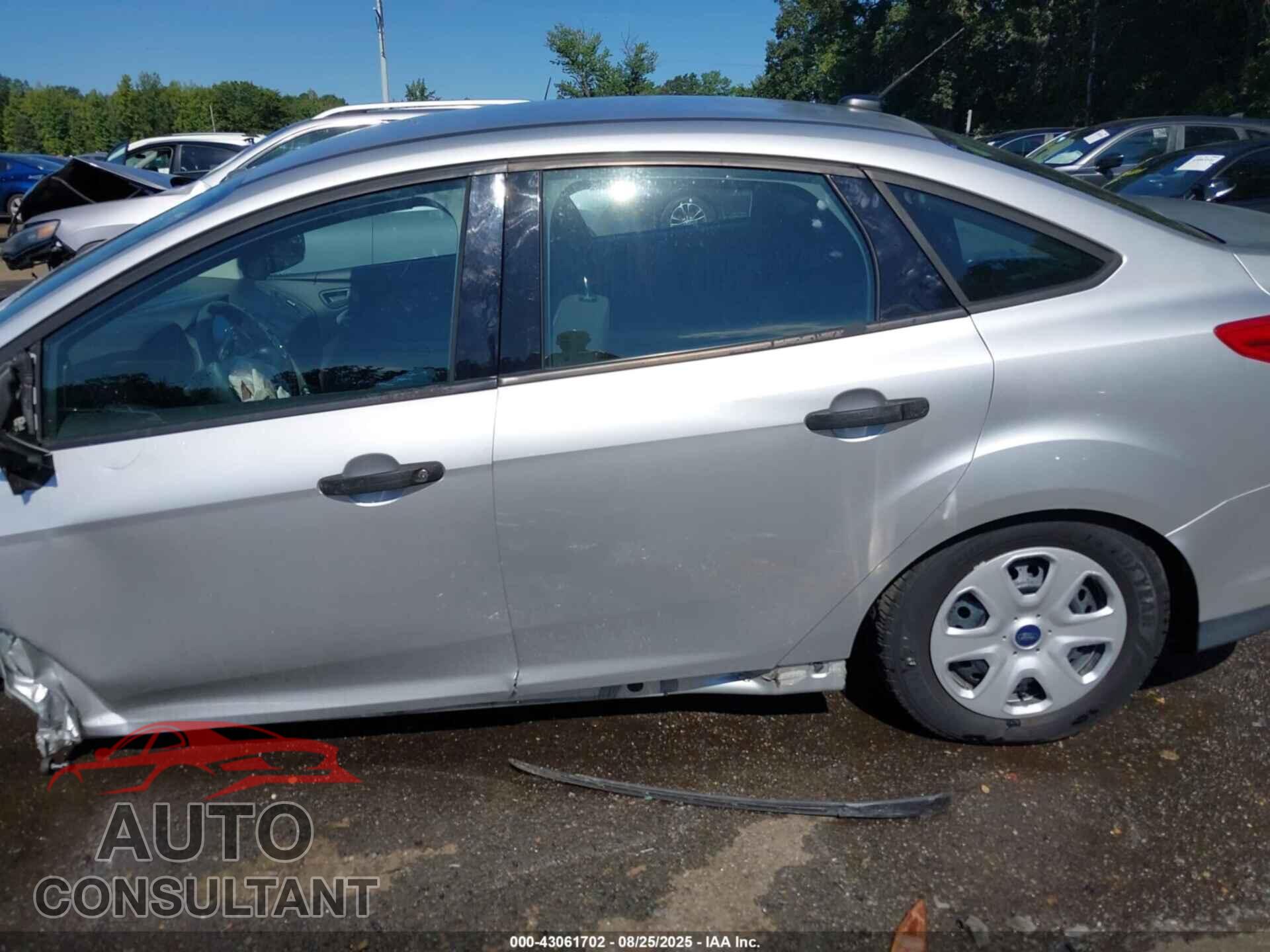 FORD FOCUS 2014 - 1FADP3E24EL437360
