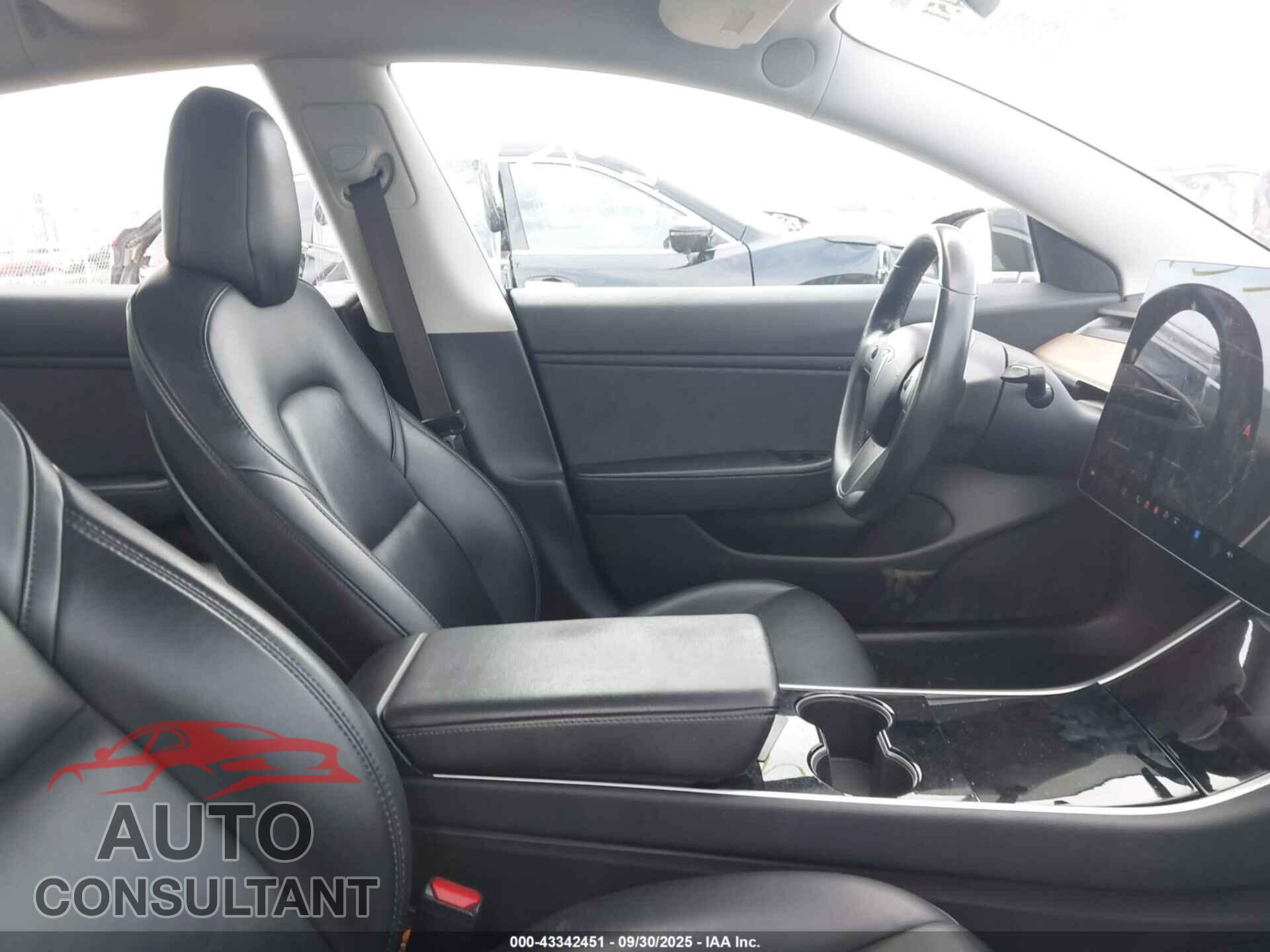 TESLA MODEL 3 2018 - 5YJ3E1EB4JF127402