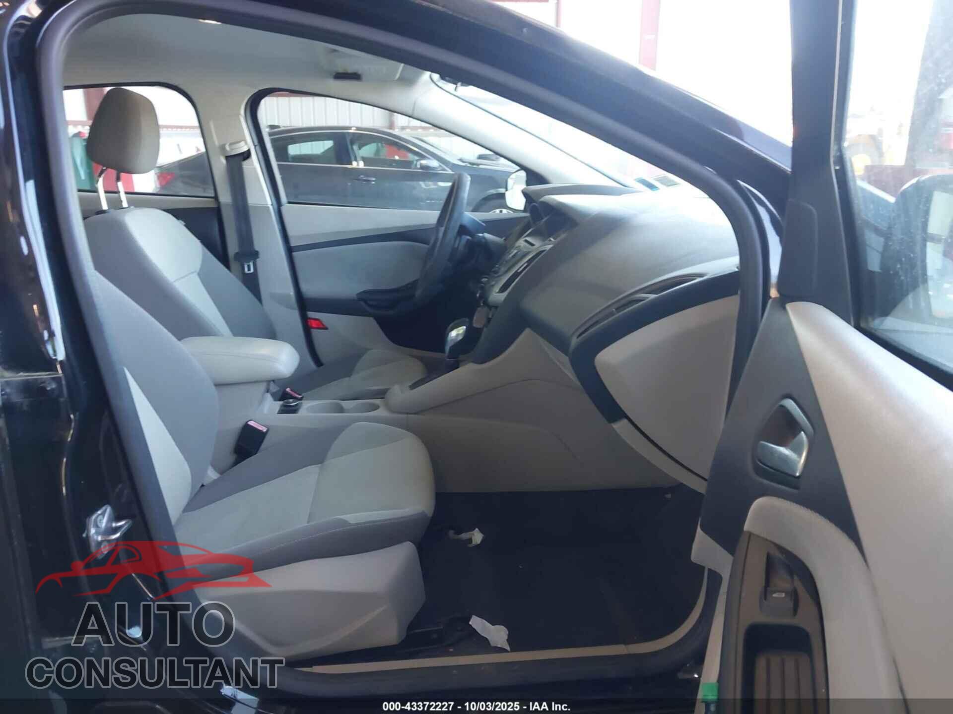 FORD FOCUS 2012 - 1FAHP3K24CL246671