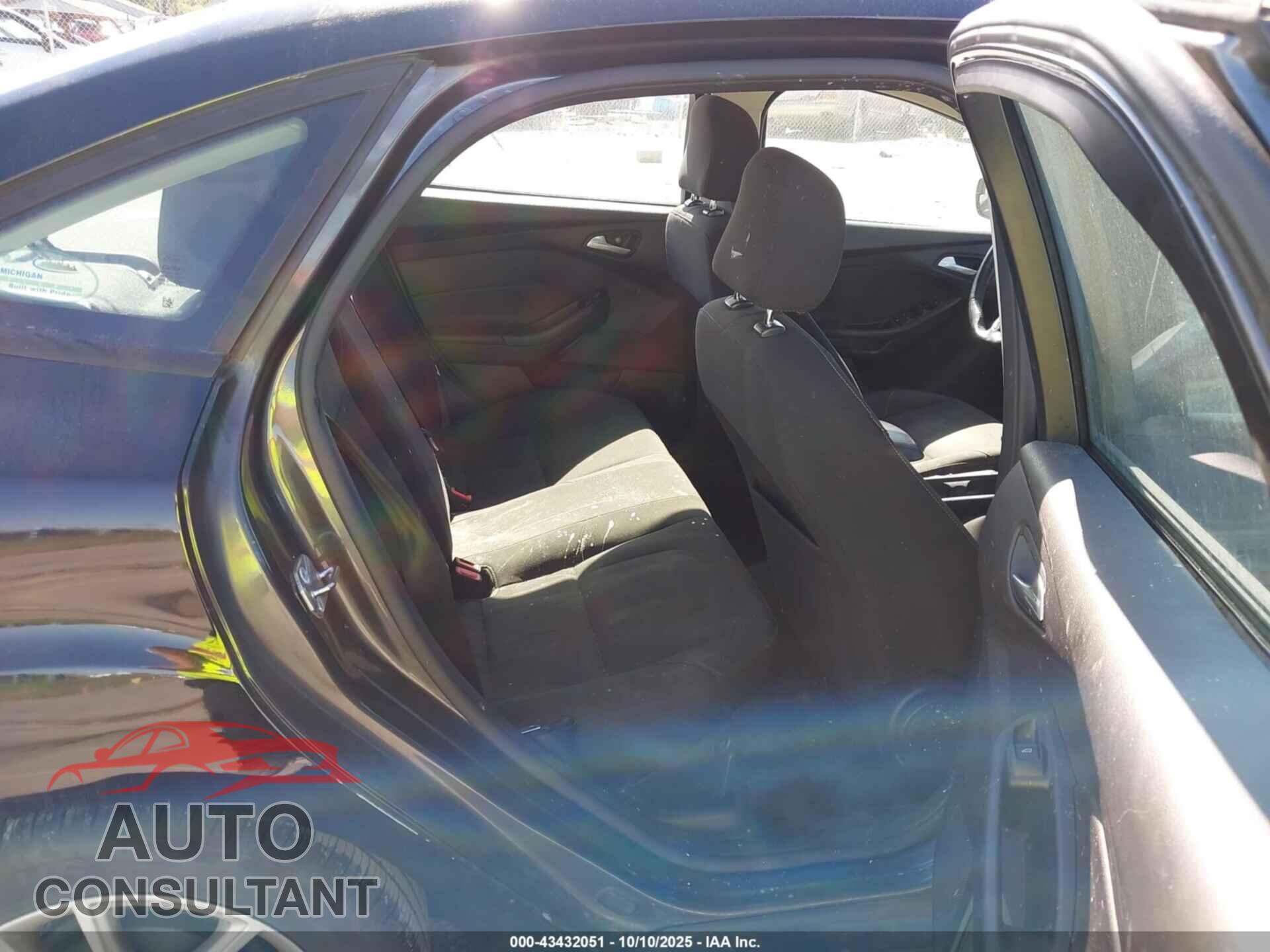 FORD FOCUS 2015 - 1FADP3F28FL201276