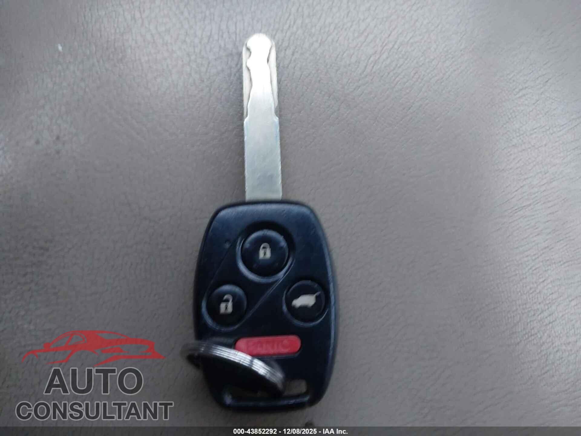 HONDA PILOT 2011 - 5FNYF4H93BB061942