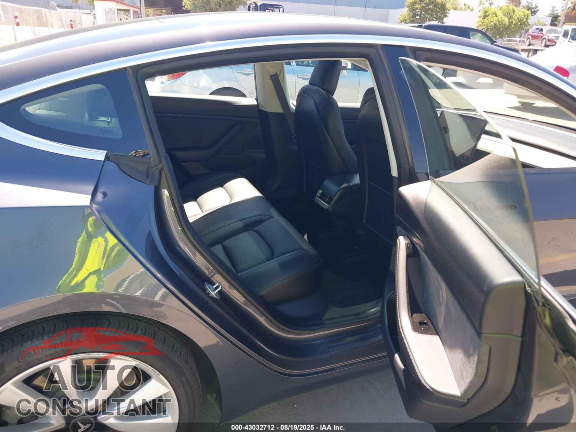 TESLA MODEL 3 2018 - 5YJ3E1EB8JF113048