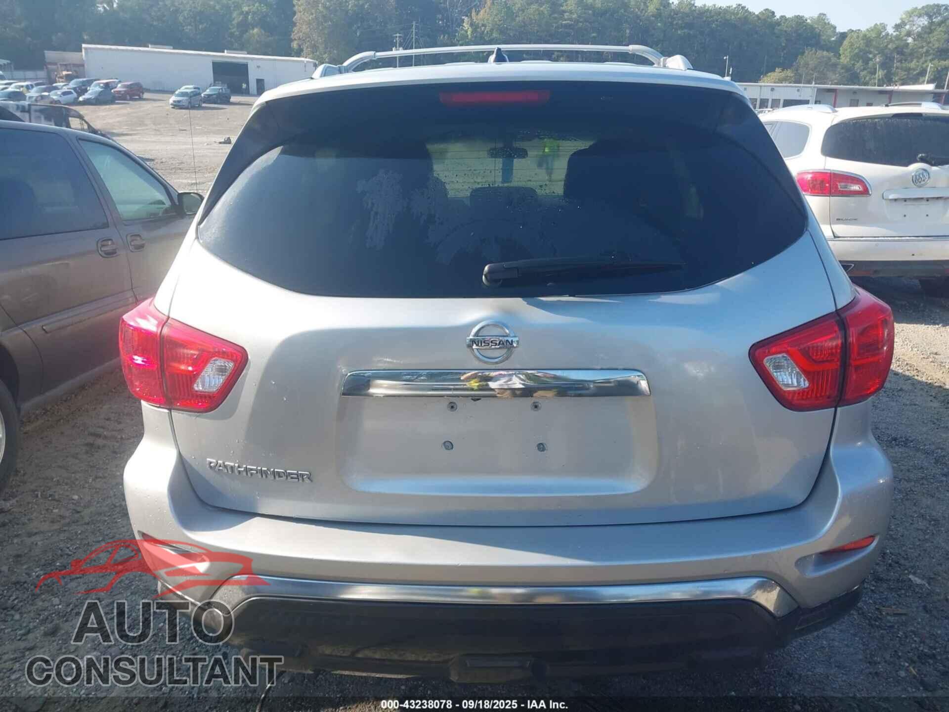 NISSAN PATHFINDER 2018 - 5N1DR2MN5JC642203