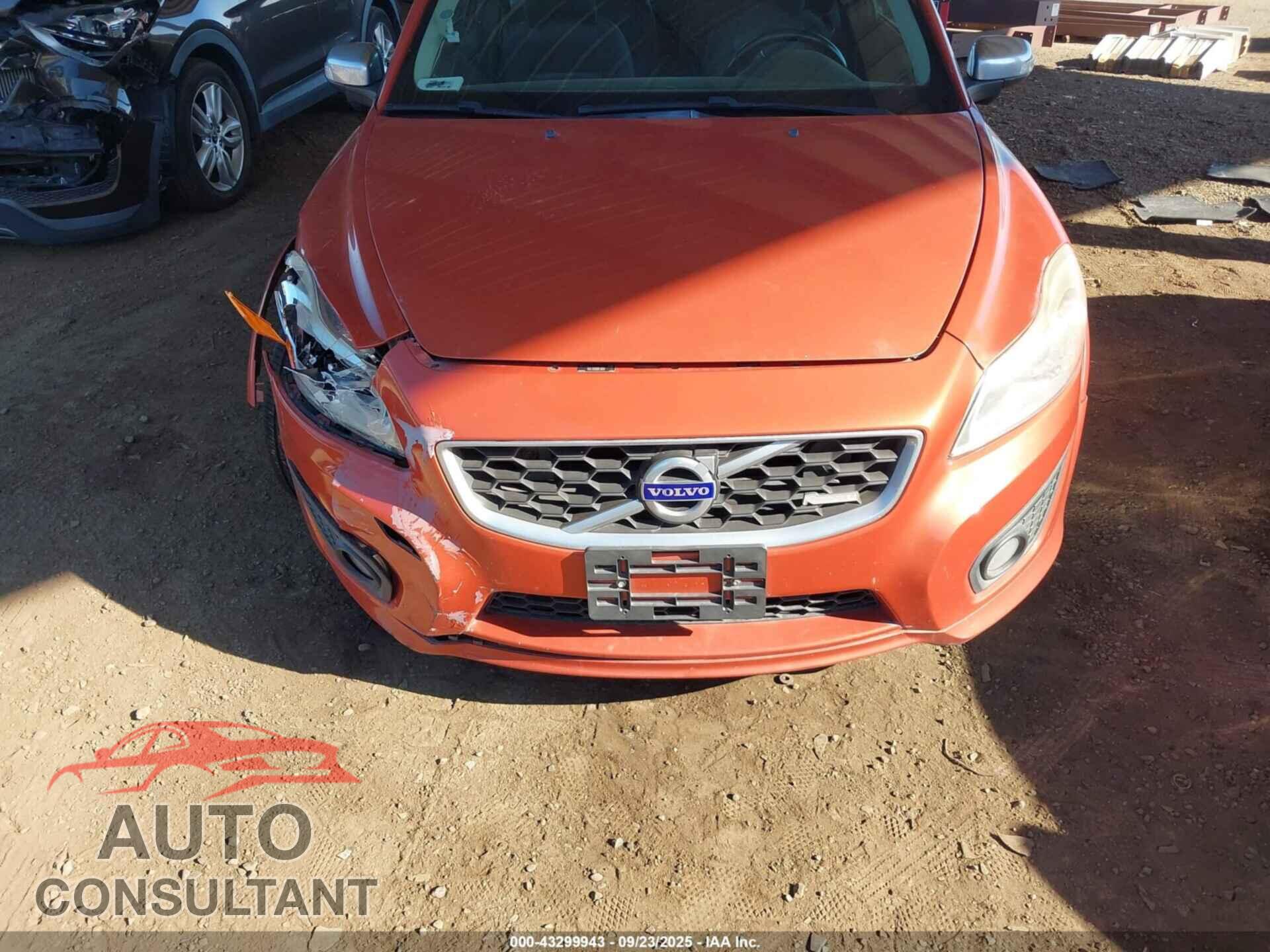 VOLVO C30 2011 - YV1672MK2B2207357