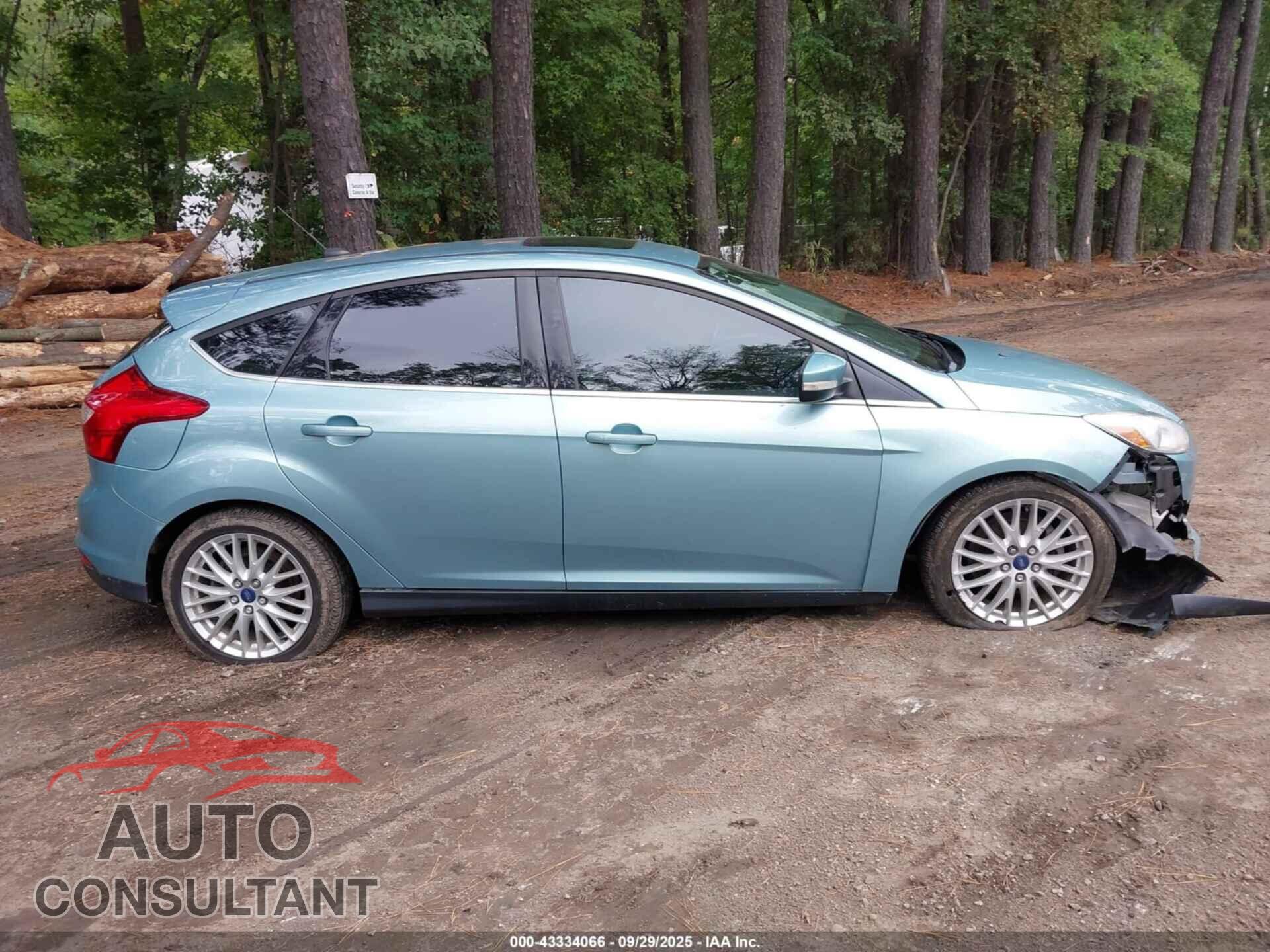 FORD FOCUS 2012 - 1FAHP3M24CL245310