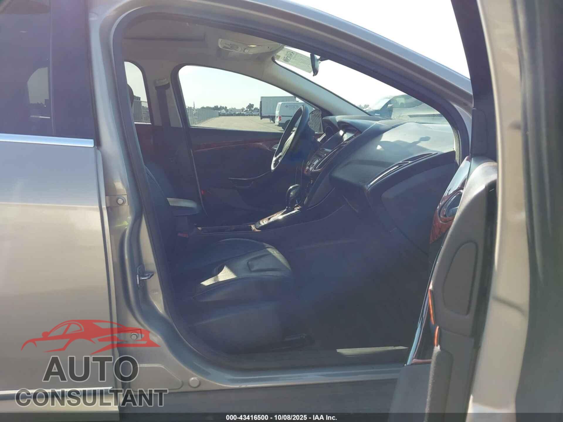 FORD FOCUS 2015 - 1FADP3J26FL341446
