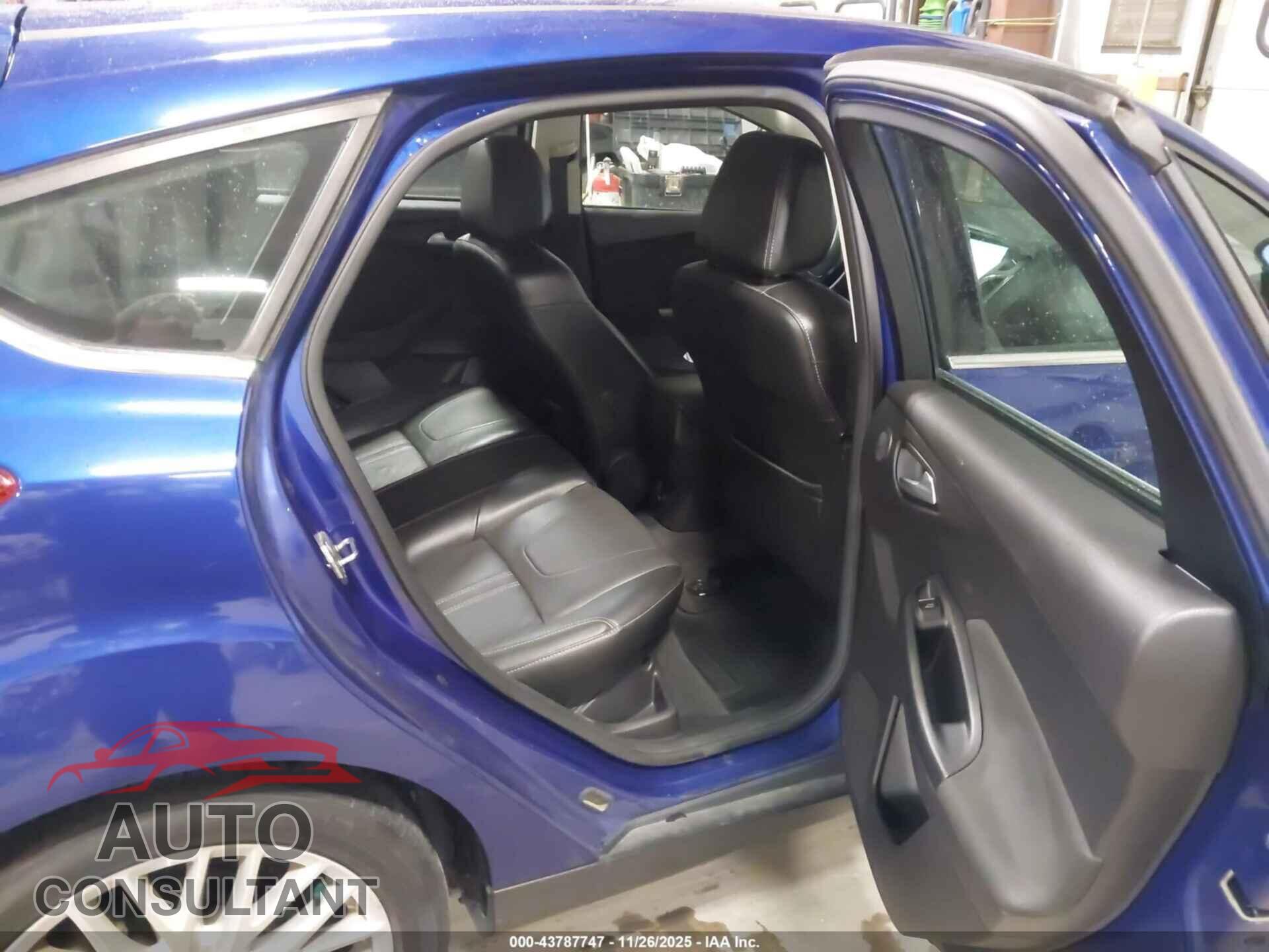 FORD FOCUS 2012 - 1FAHP3M27CL421590