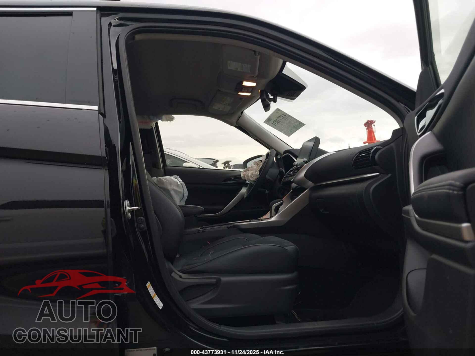 MITSUBISHI ECLIPSE CROSS 2025 - JA4ATWAAXSZ048362