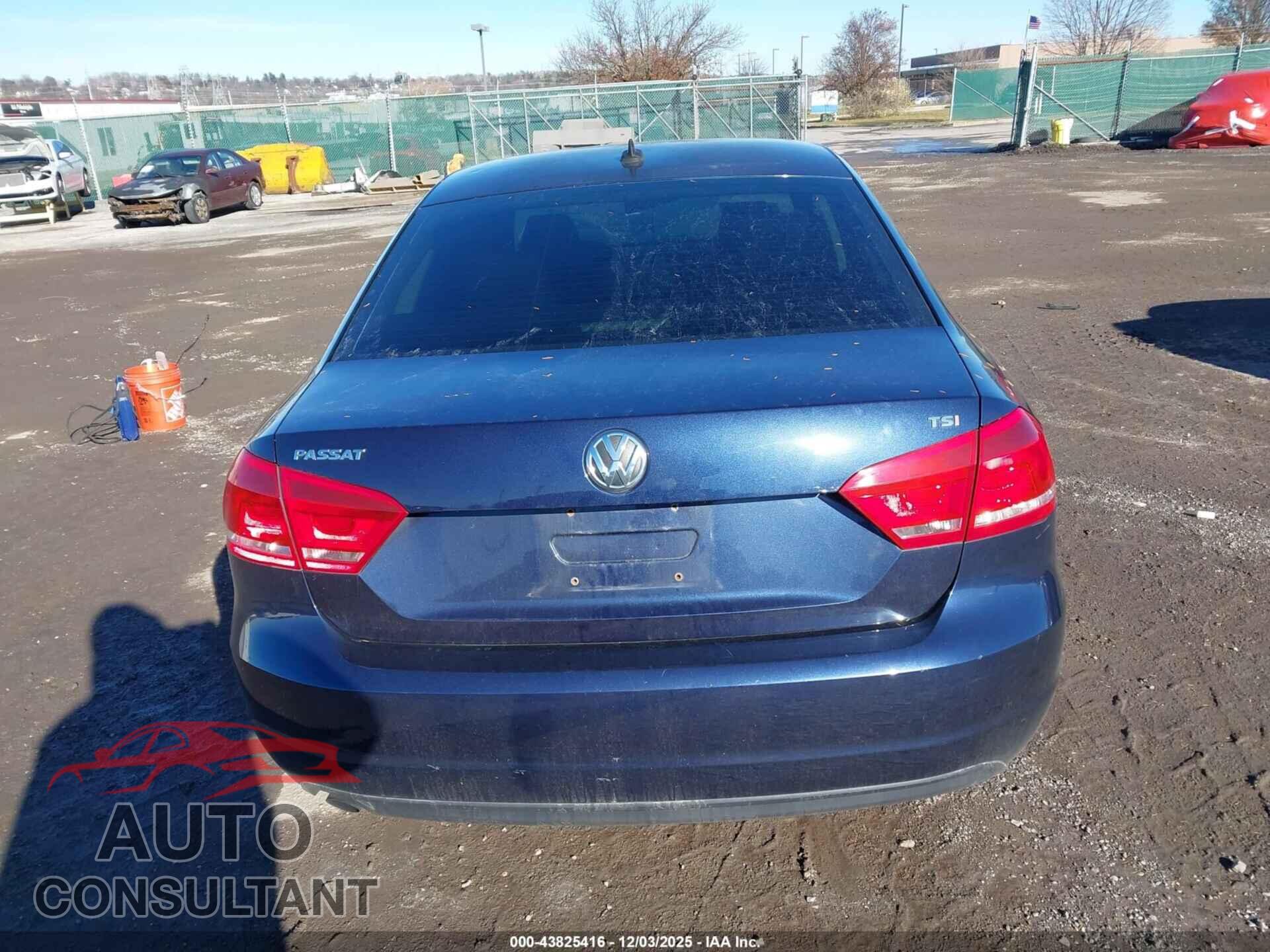 VOLKSWAGEN PASSAT 2014 - 1VWAT7A38EC092779