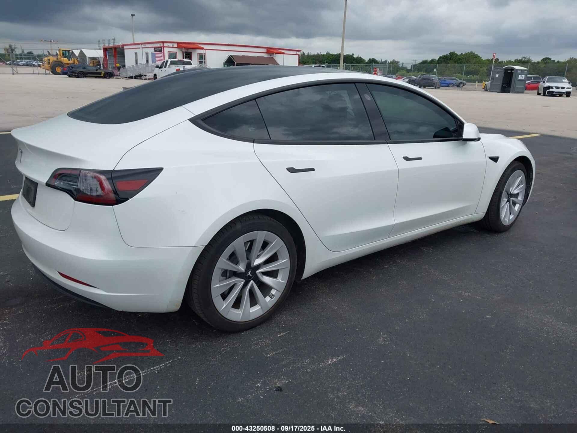 TESLA MODEL 3 2023 - 5YJ3E1EA3PF552450