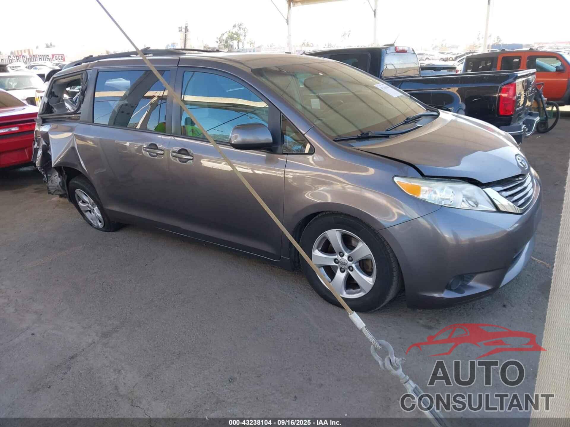 TOYOTA SIENNA 2015 - 5TDKK3DC8FS643145