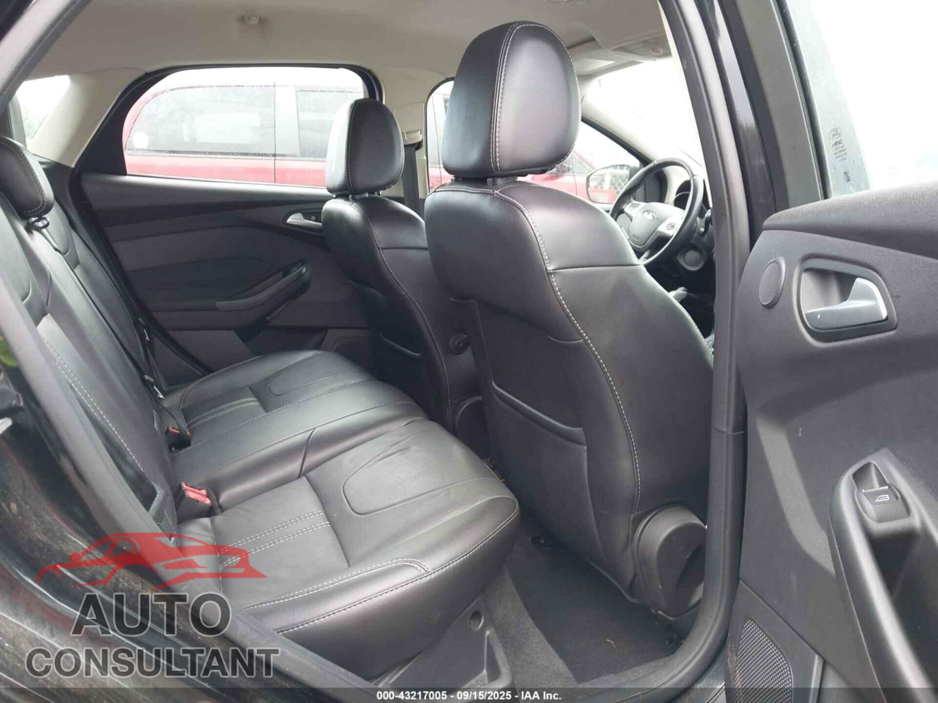 FORD FOCUS 2014 - 1FADP3N27EL114825