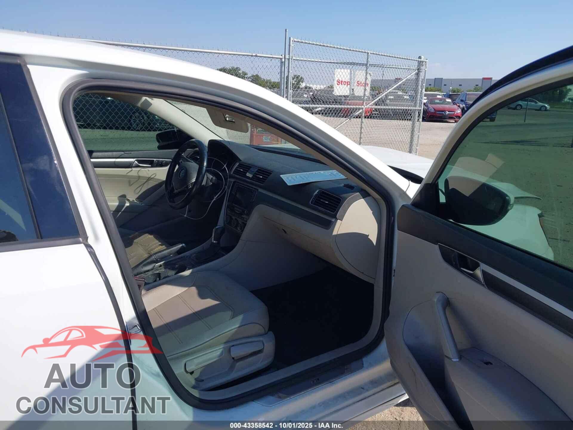 VOLKSWAGEN PASSAT 2018 - 1VWAA7A32JC038037