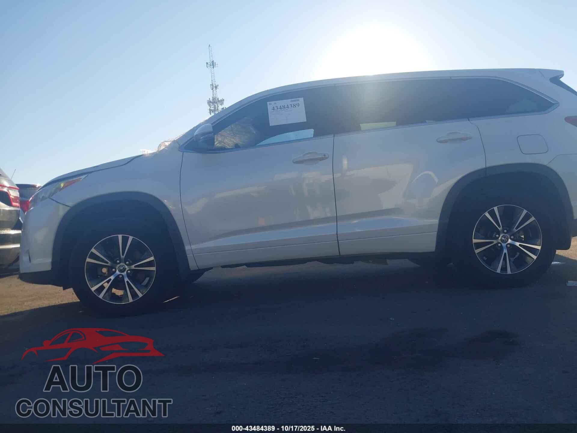 TOYOTA HIGHLANDER 2017 - 5TDZZRFH0H5195492