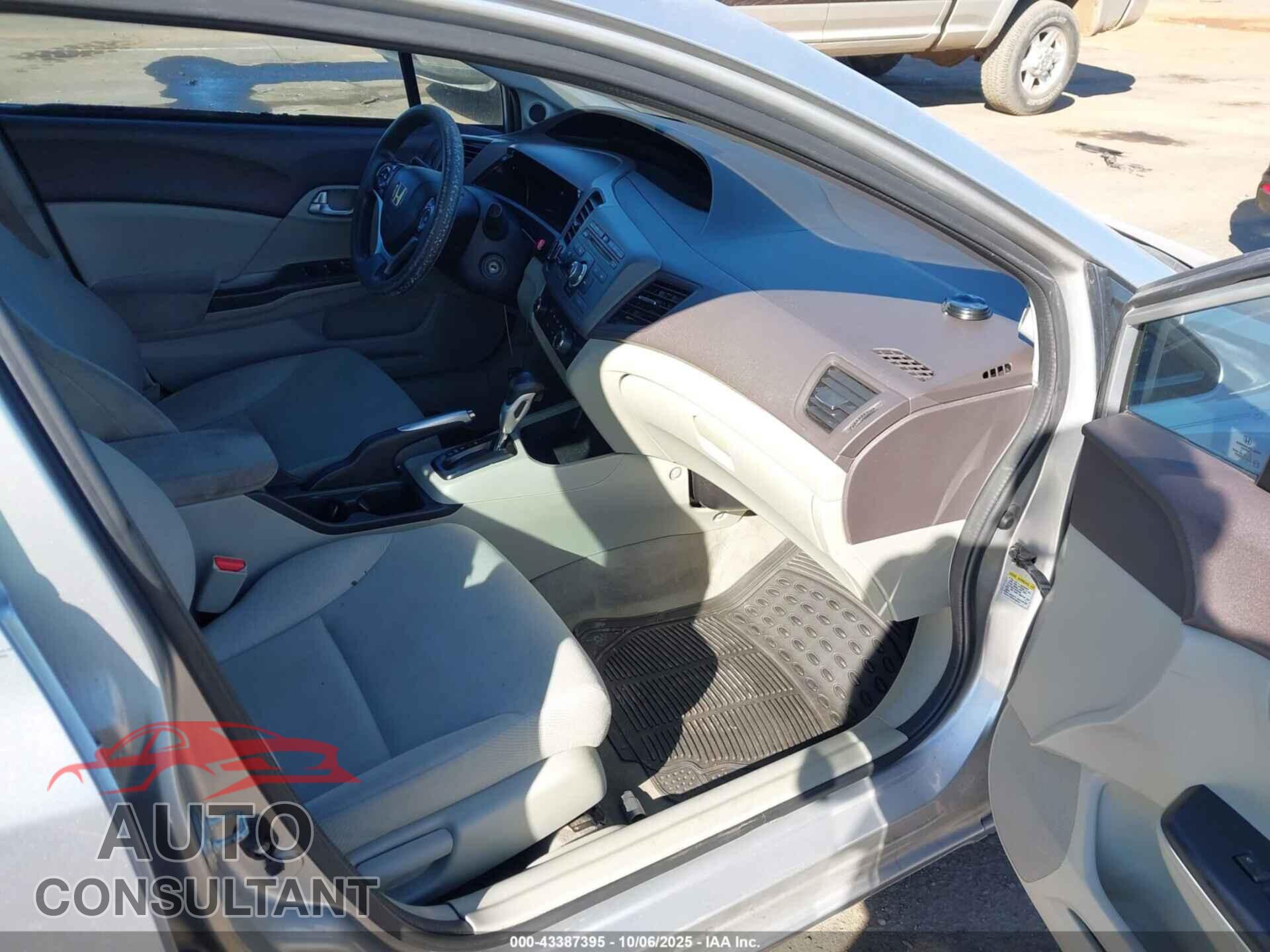HONDA CIVIC 2012 - 2HGFB2F85CH335947