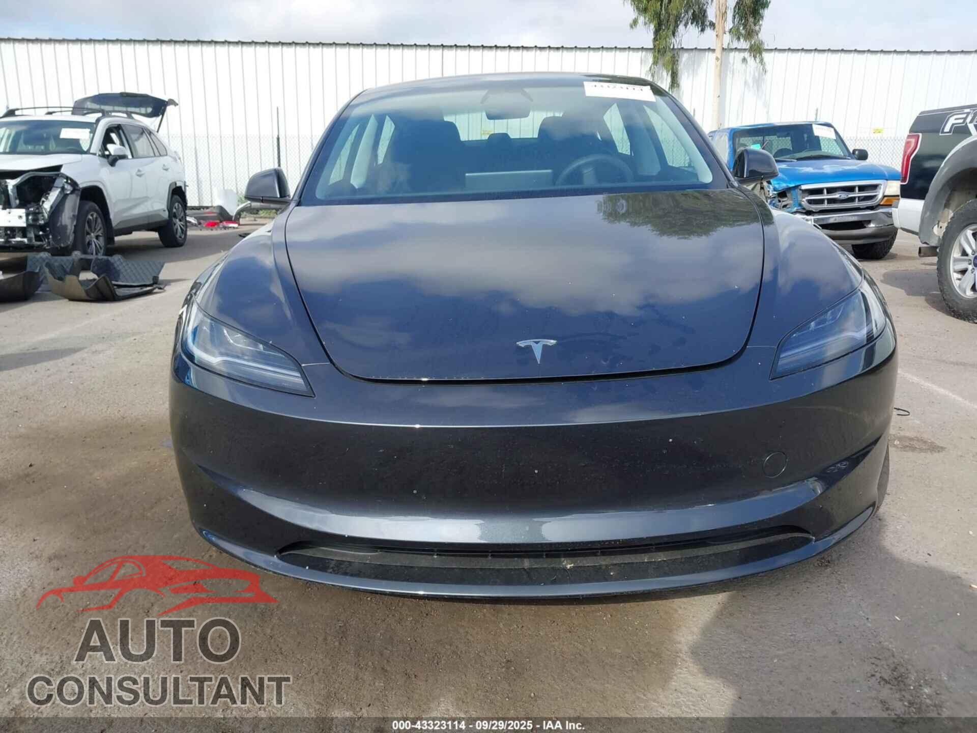 TESLA MODEL 3 2024 - 5YJ3E1EAXRF868494