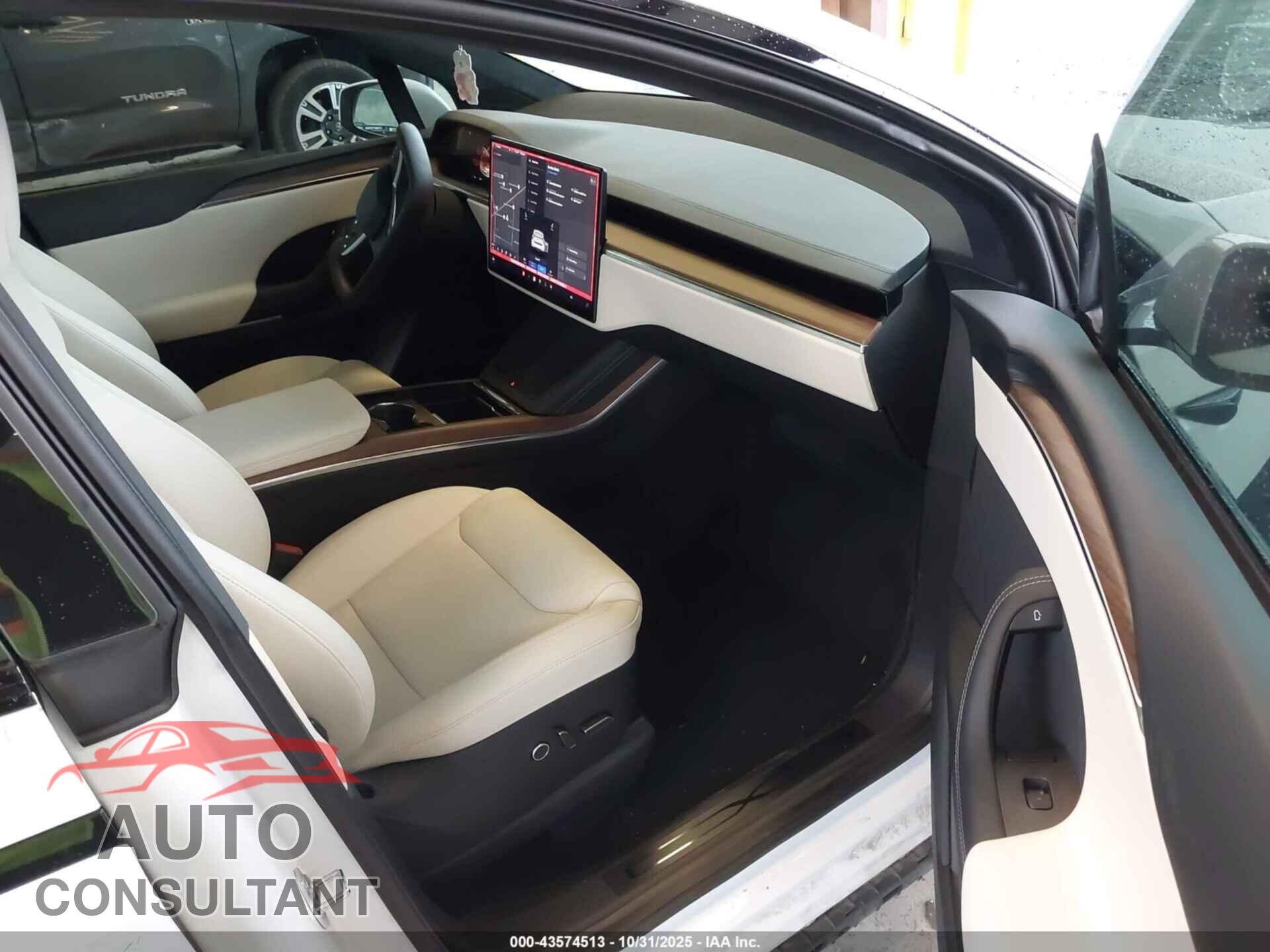 TESLA MODEL X 2023 - 7SAXCBE56PF383611