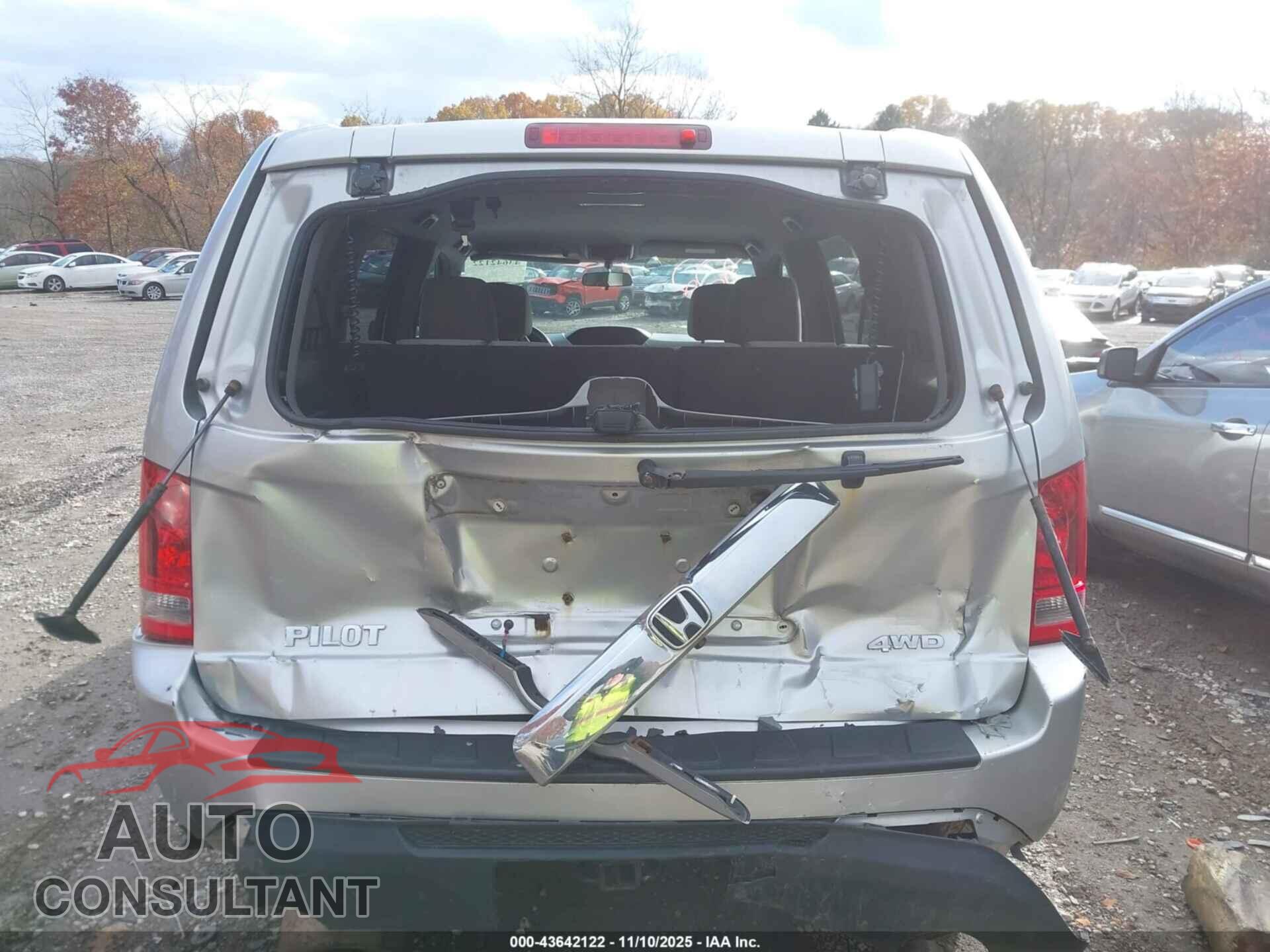 HONDA PILOT 2013 - 5FNYF4H42DB059557